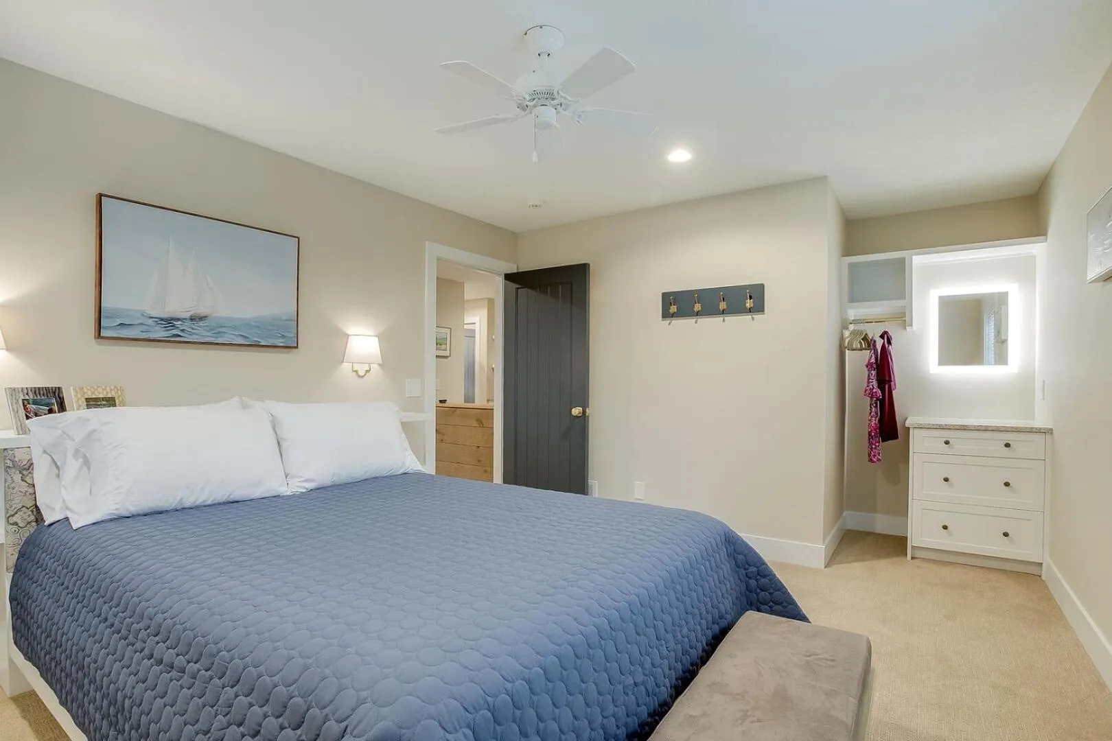 Bed in Lakemore Resort