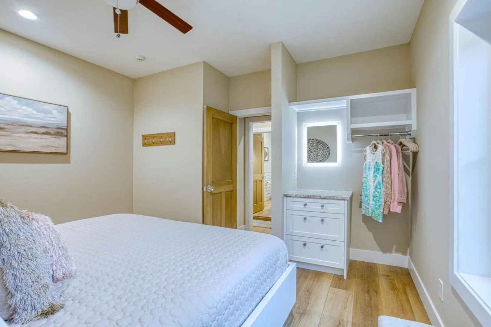 Bed in Lakemore Resort