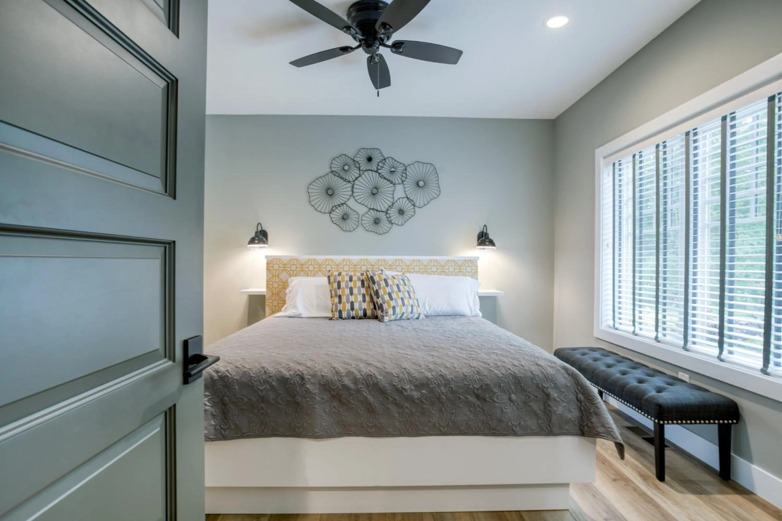 Bed in Lakemore Resort