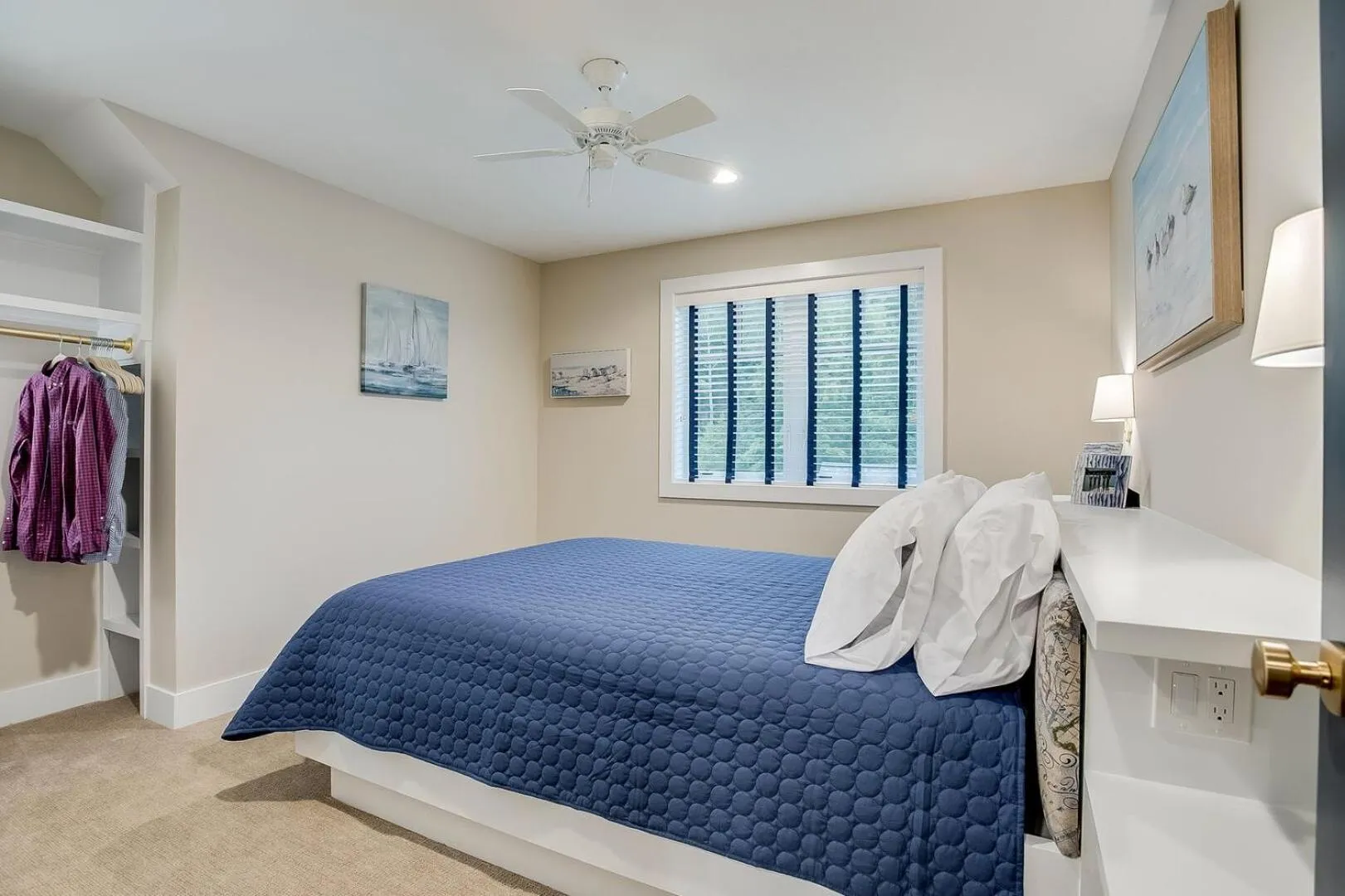 Bed in Lakemore Resort