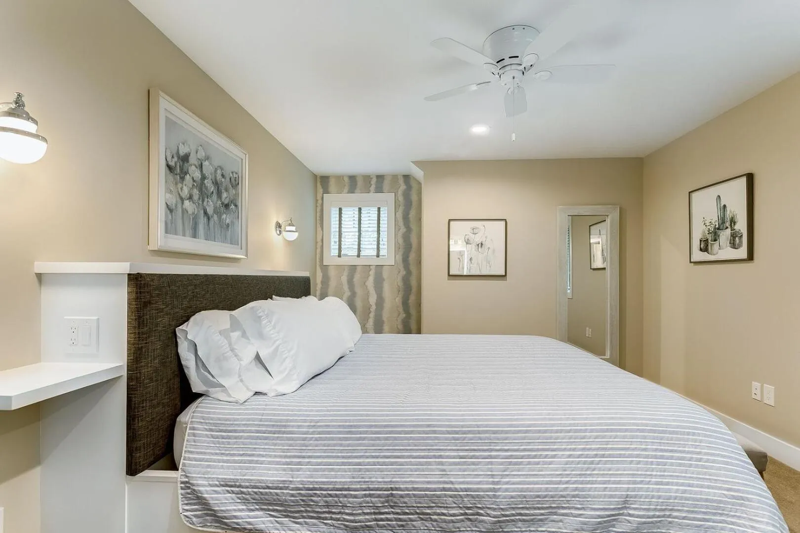 Bed in Lakemore Resort