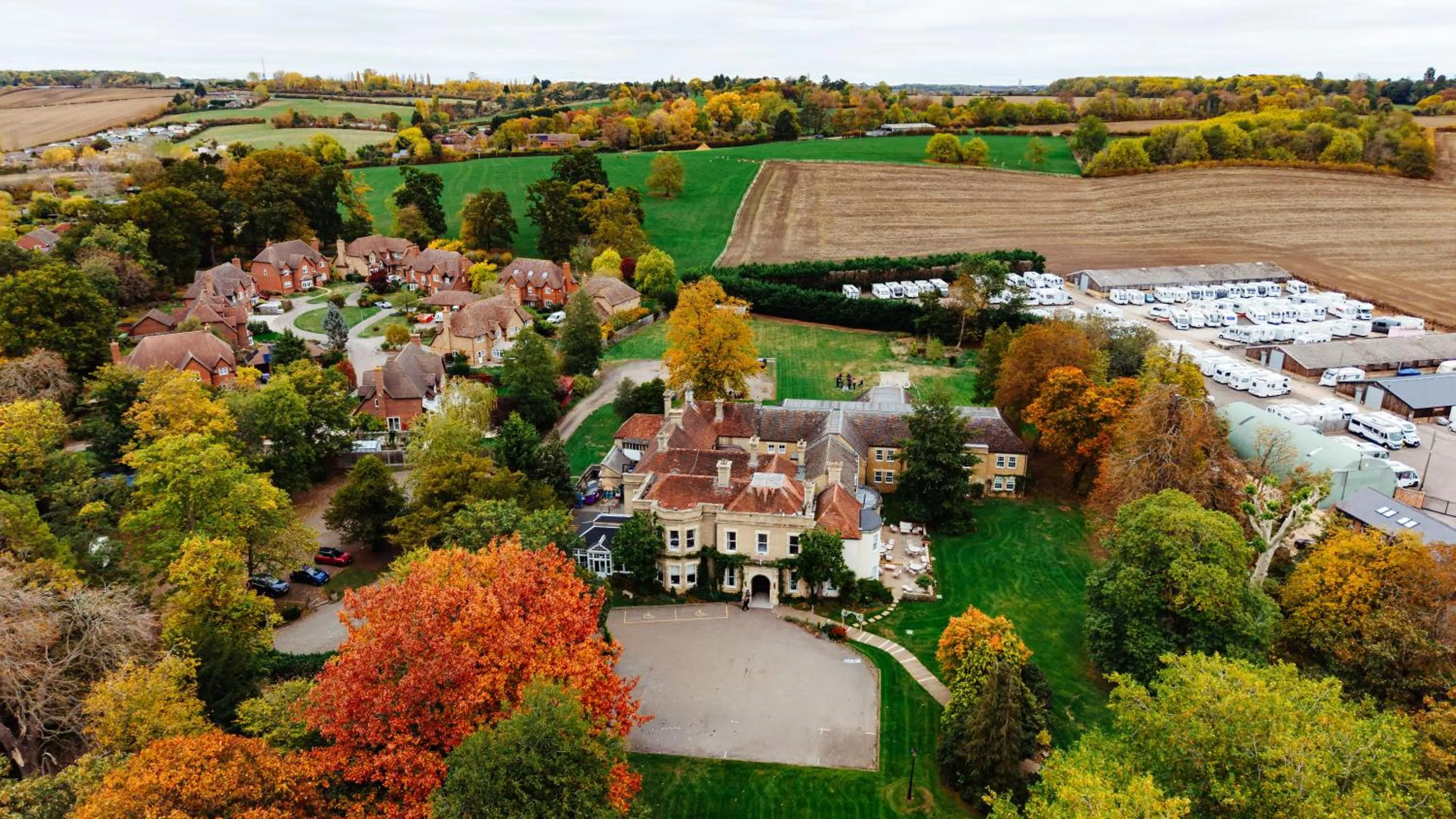 Property building in Woodland Manor Hotel