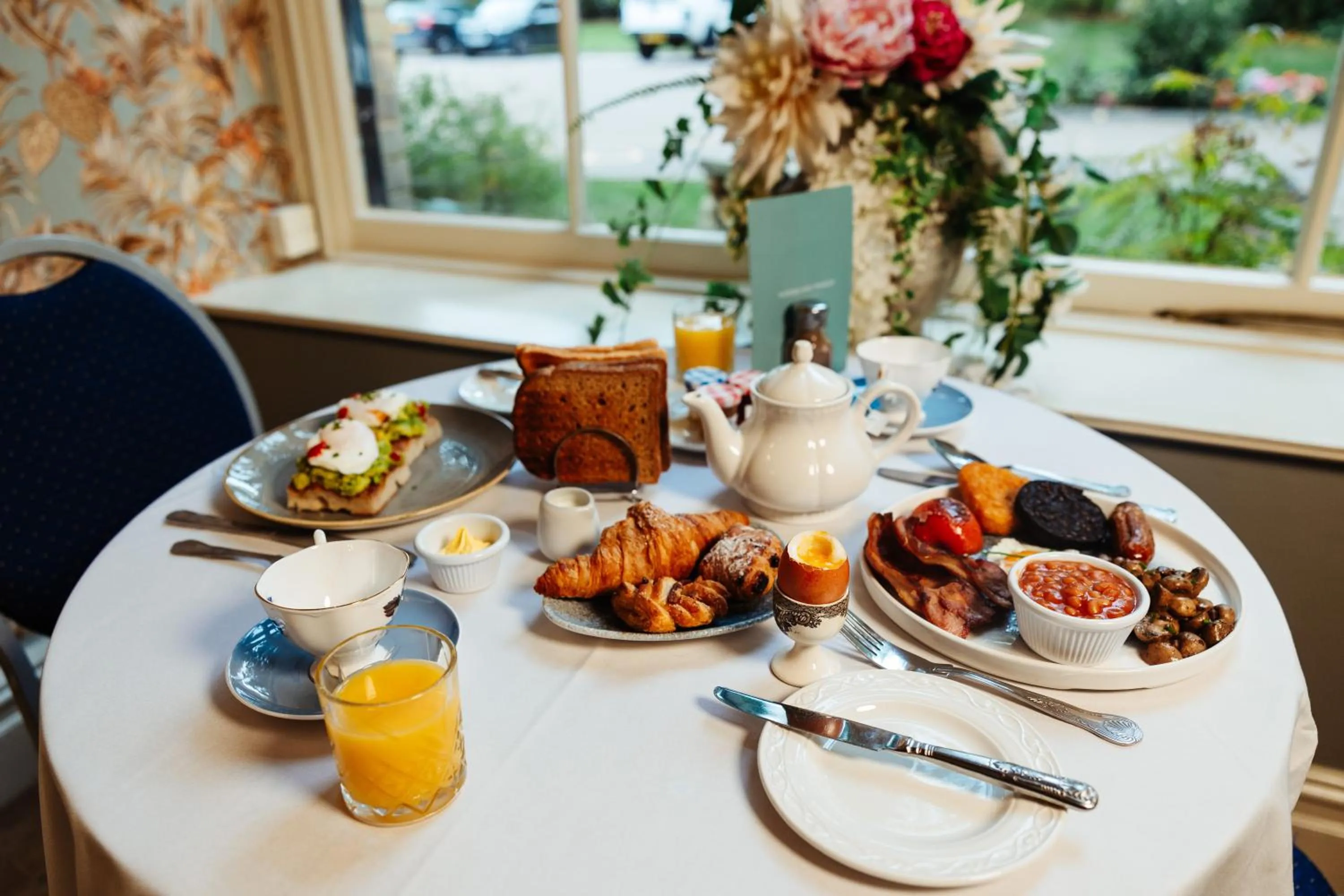 Breakfast in Woodland Manor Hotel