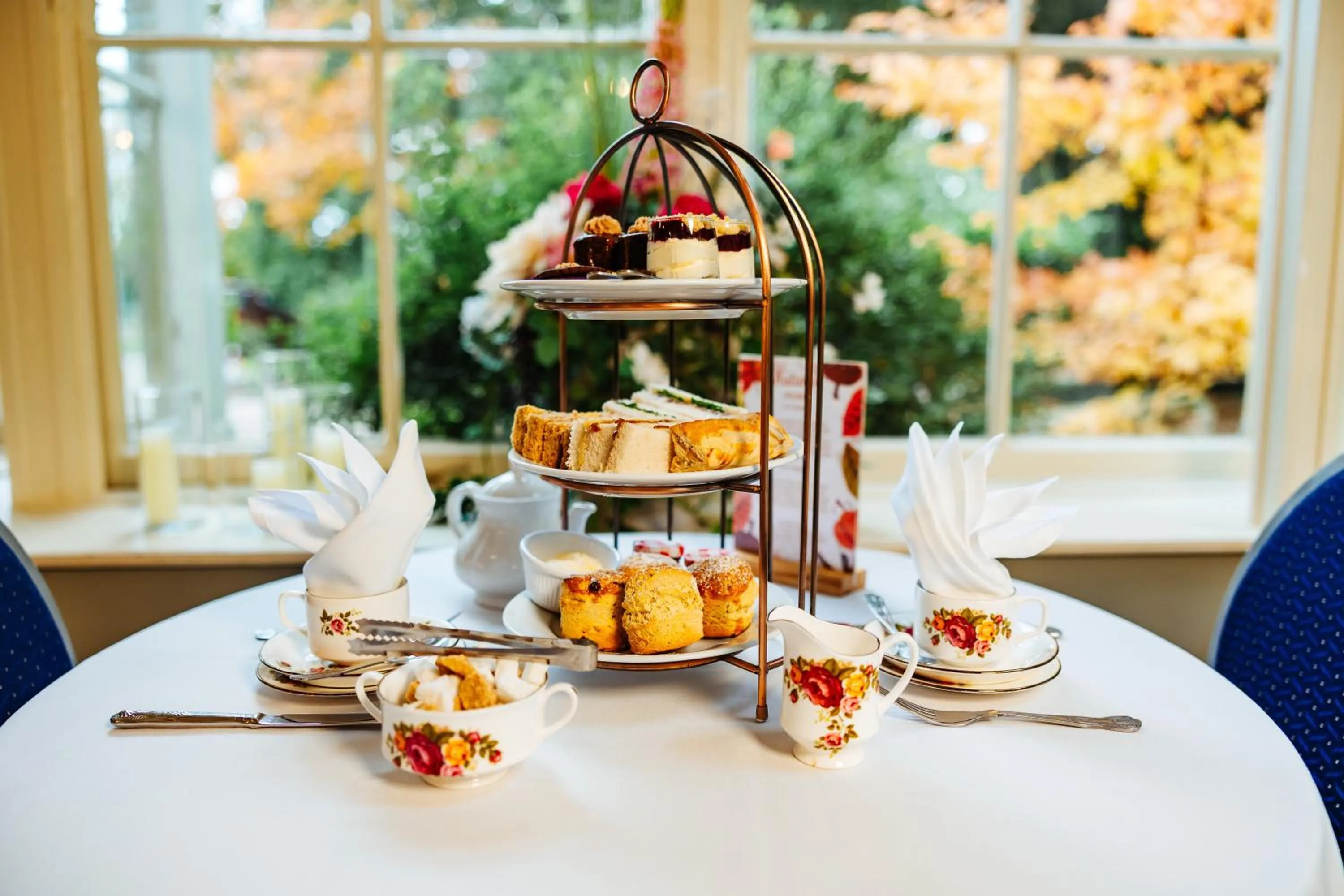 Food and drinks in Woodland Manor Hotel