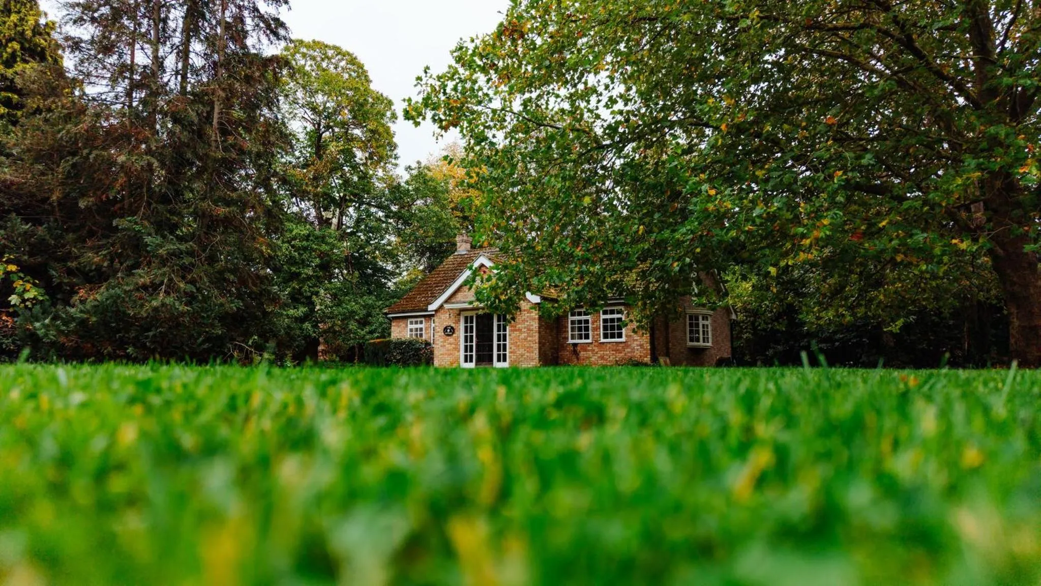 Property building in Woodland Manor Hotel