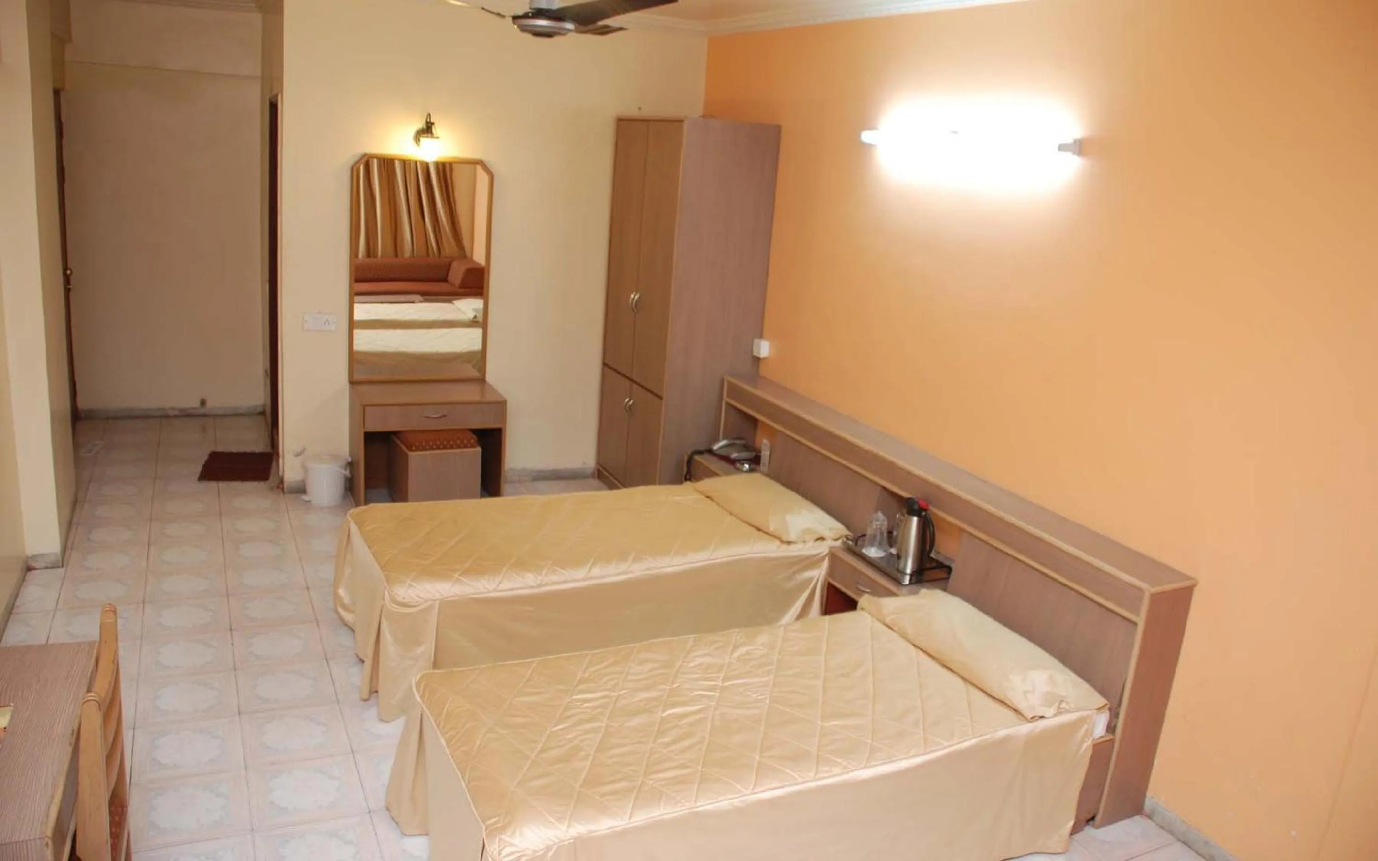 Photo of the whole room, Bed in Rutugandh Heritage