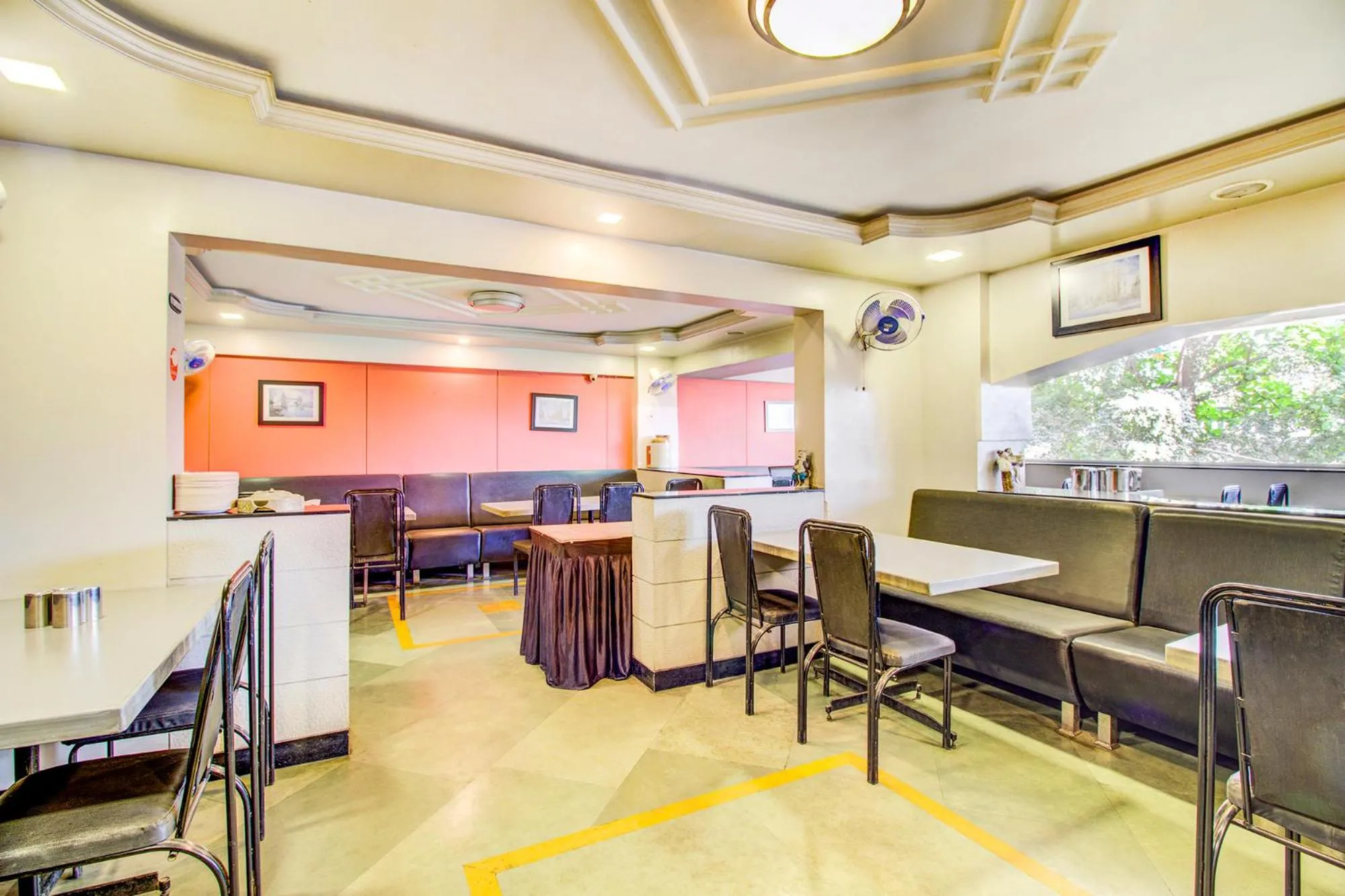 Dining area in Rutugandh Heritage