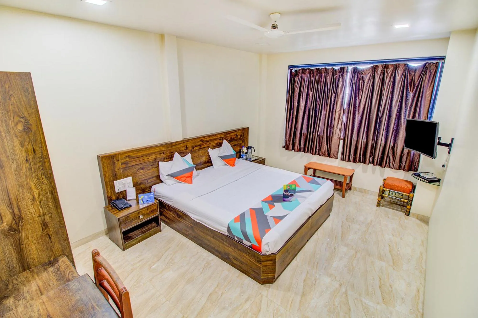 Photo of the whole room, Bed in Rutugandh Heritage