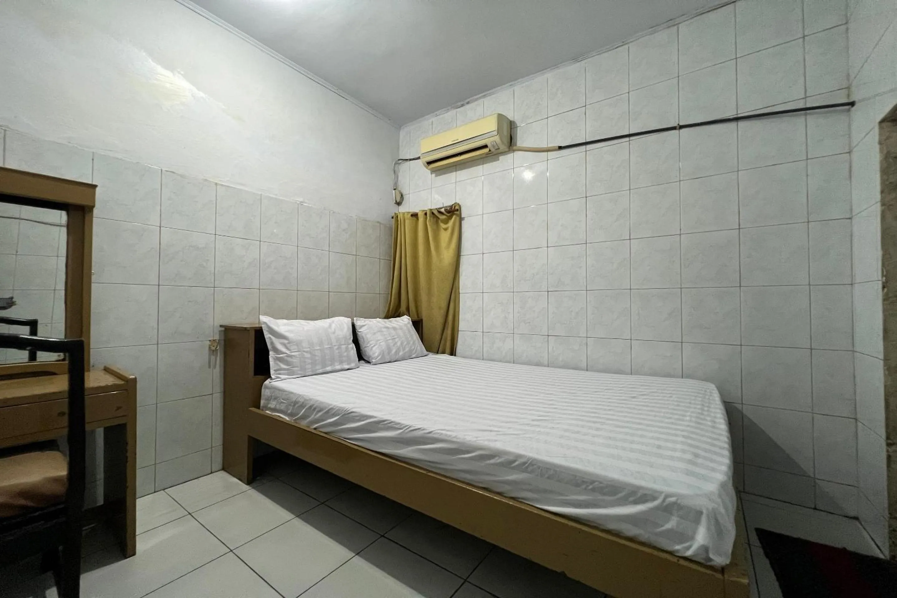 Bedroom, Bed in Hotel O Pondok Surya Near Fakultas Teknik Unhas Gowa