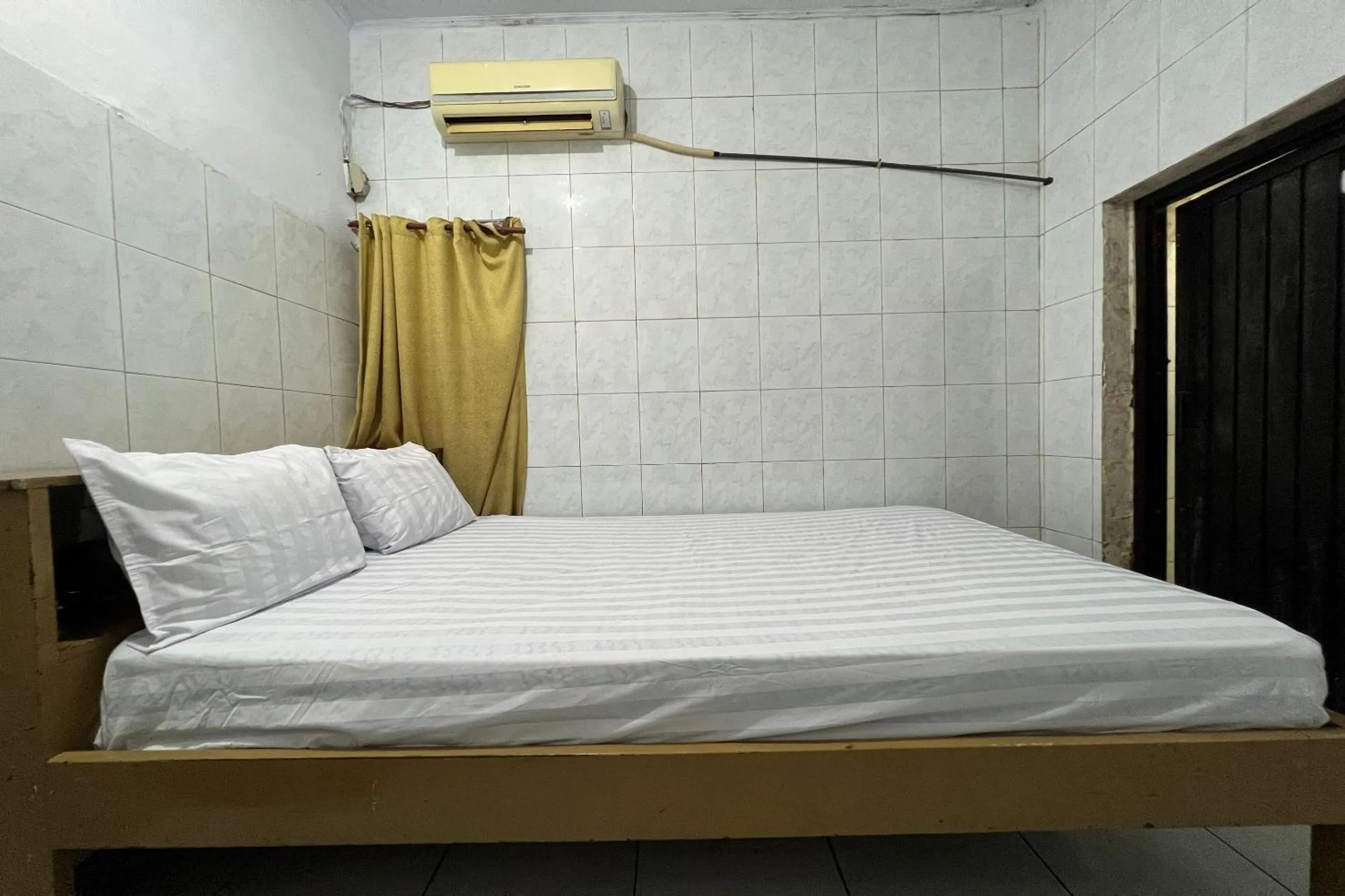 Bedroom, Bed in Hotel O Pondok Surya Near Fakultas Teknik Unhas Gowa