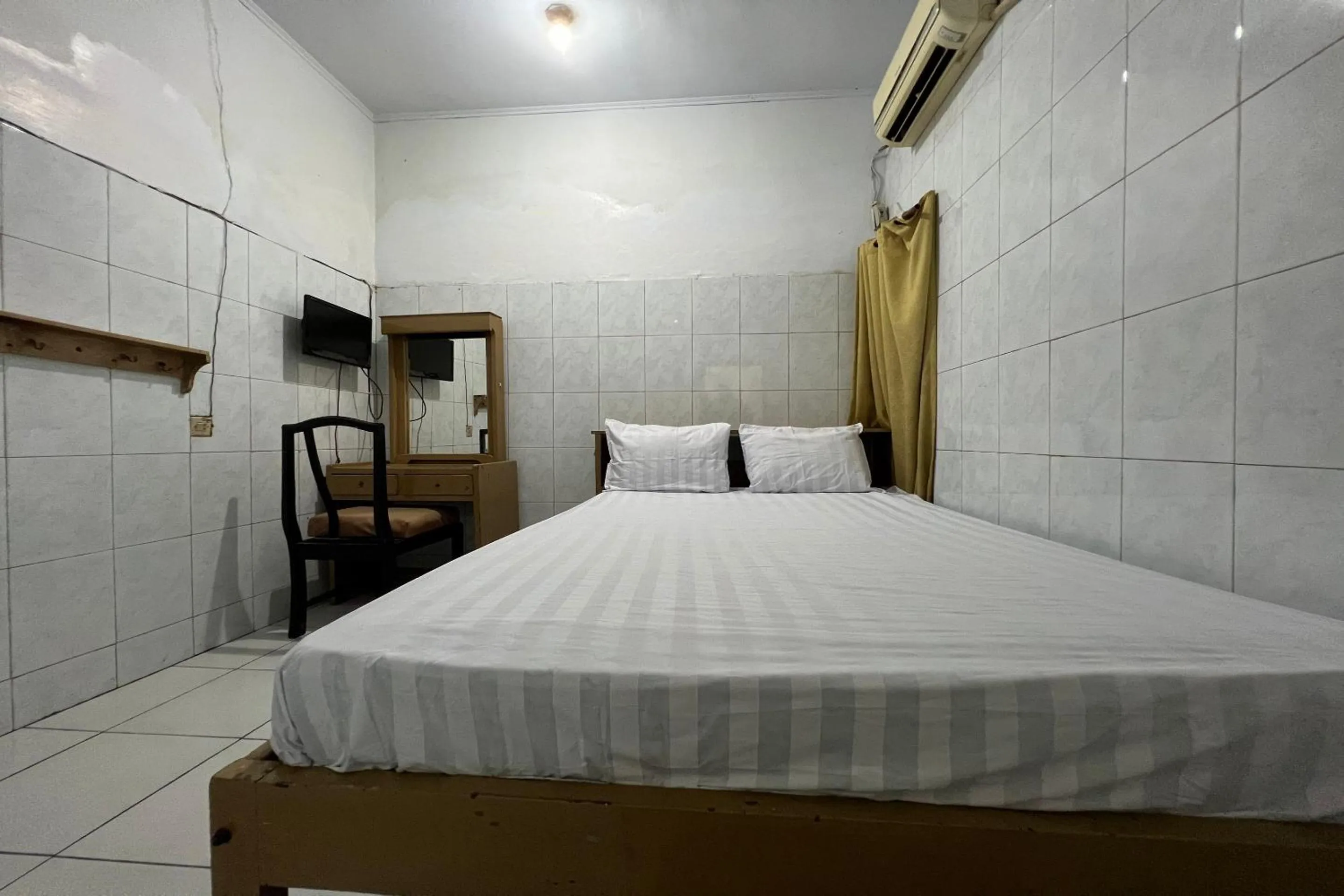 Bedroom, Bed in Hotel O Pondok Surya Near Fakultas Teknik Unhas Gowa