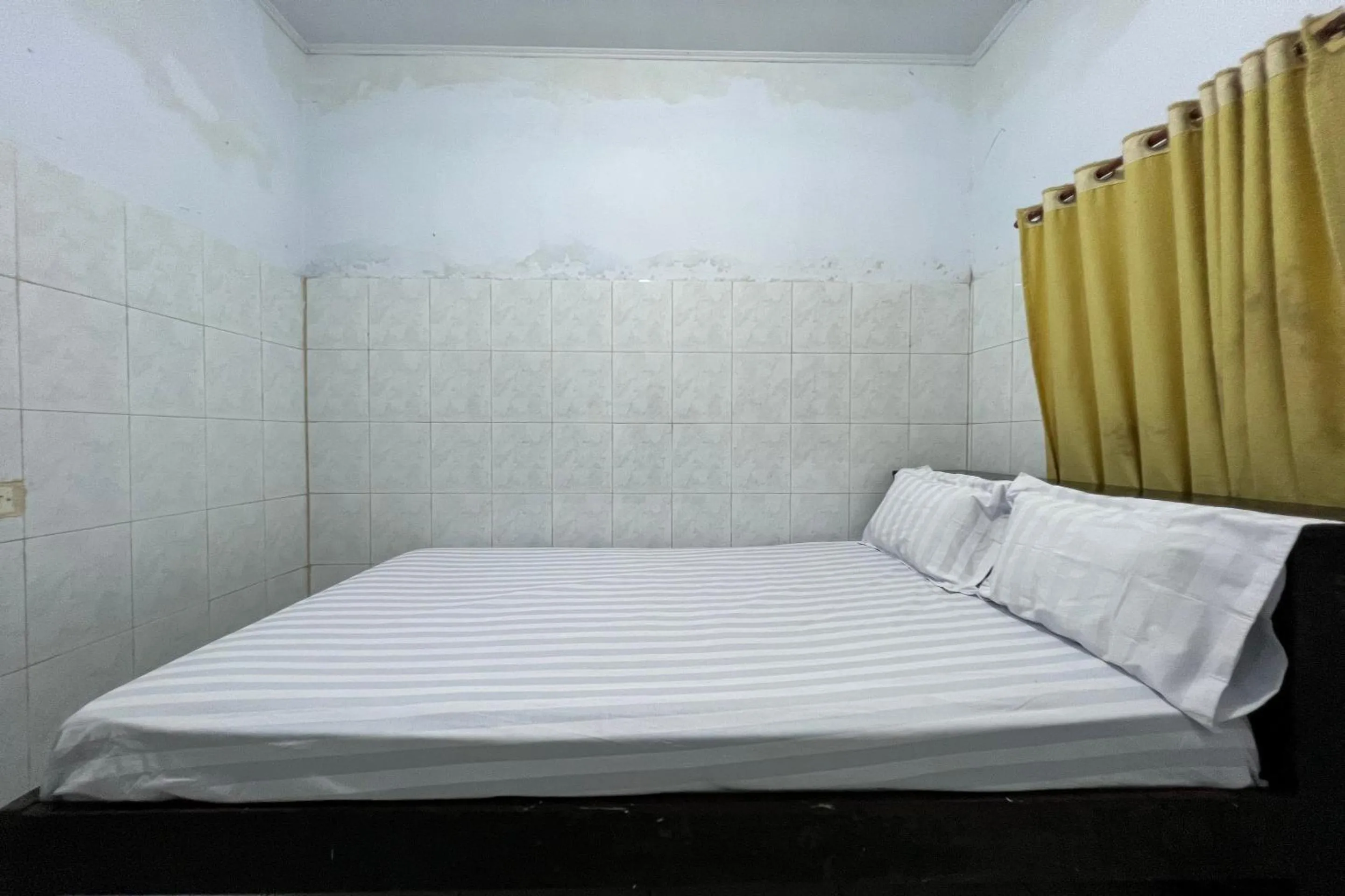 Bedroom, Bed in Hotel O Pondok Surya Near Fakultas Teknik Unhas Gowa