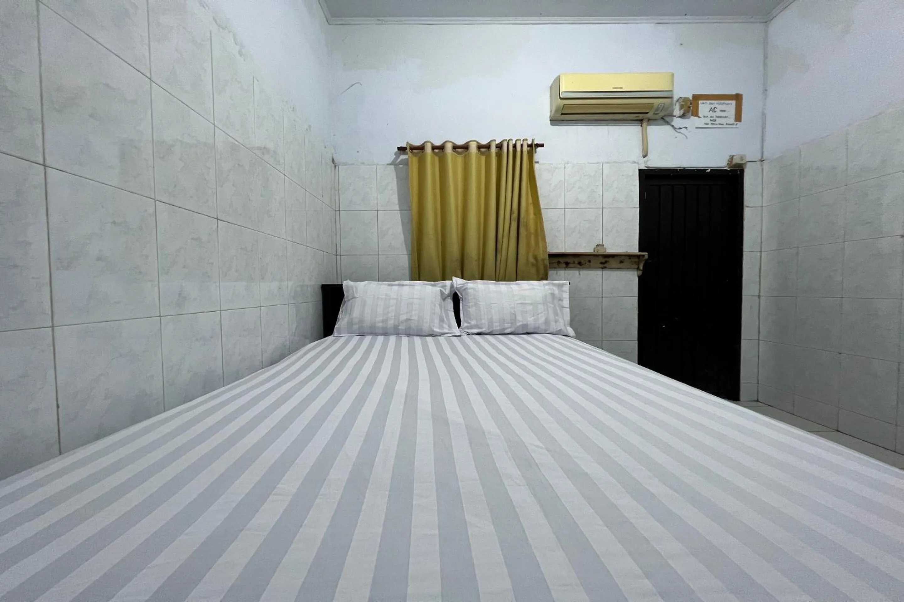 Bedroom, Bed in Hotel O Pondok Surya Near Fakultas Teknik Unhas Gowa