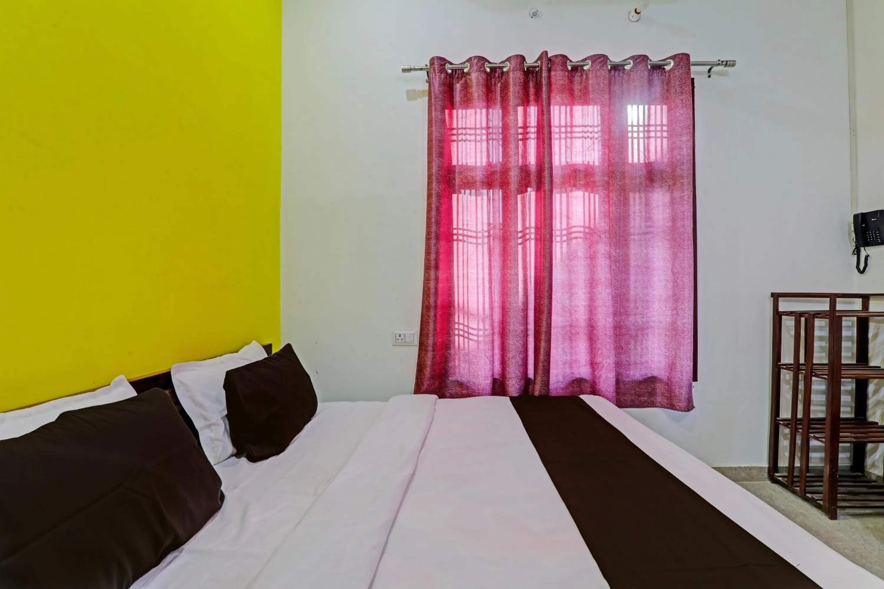 Bedroom in Hotel O Vikas Inn