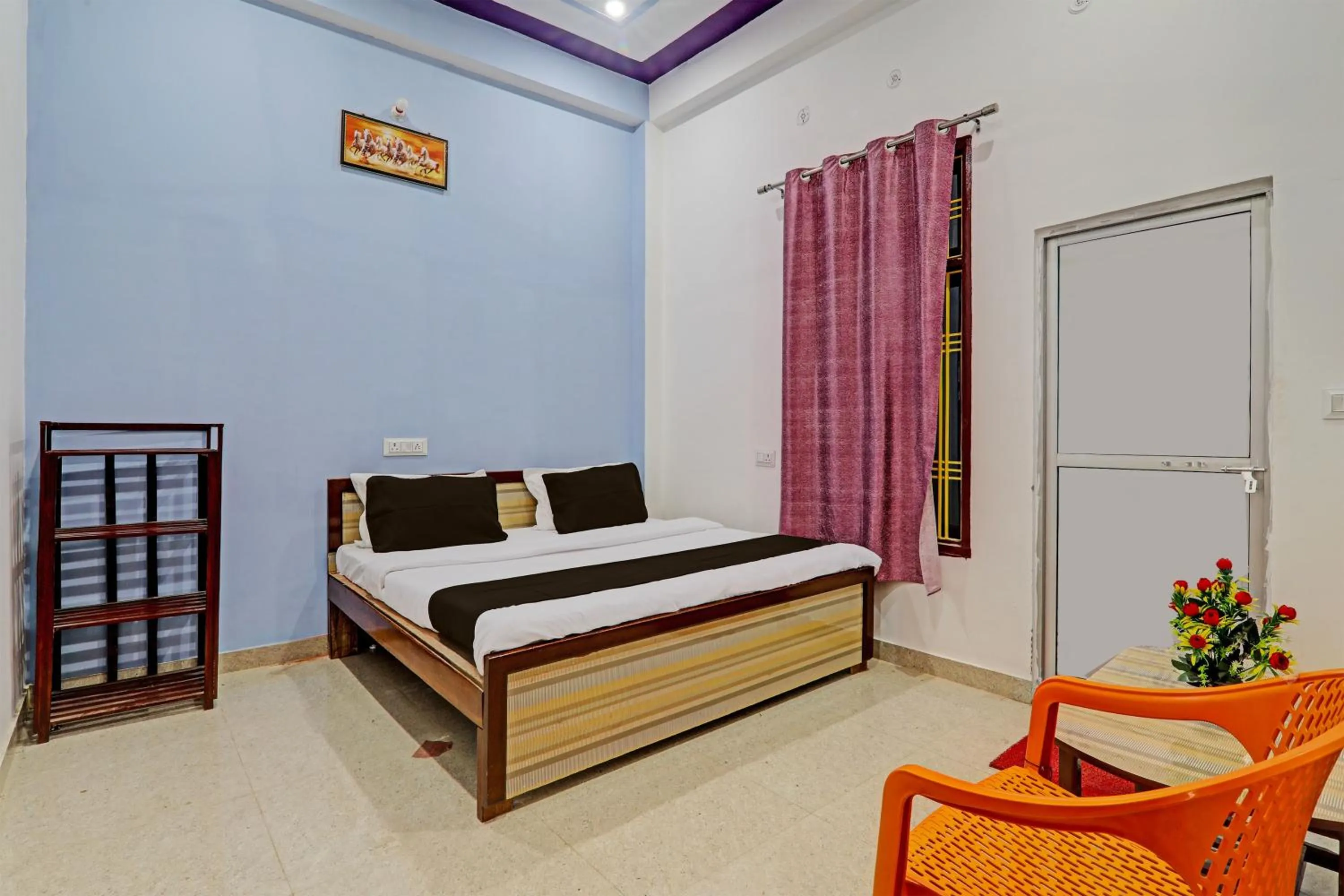 Bedroom in Hotel O Vikas Inn