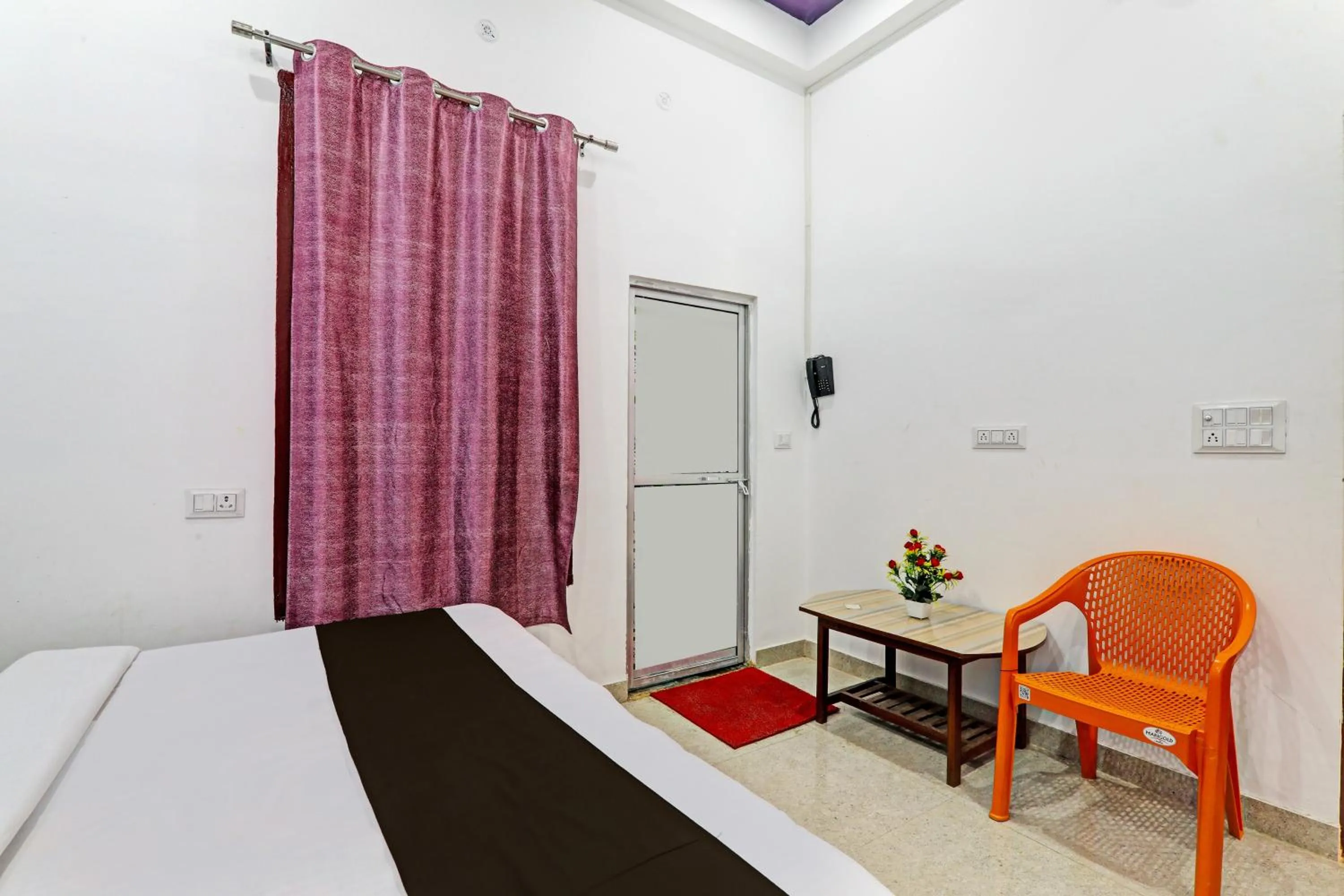 Bedroom in Hotel O Vikas Inn
