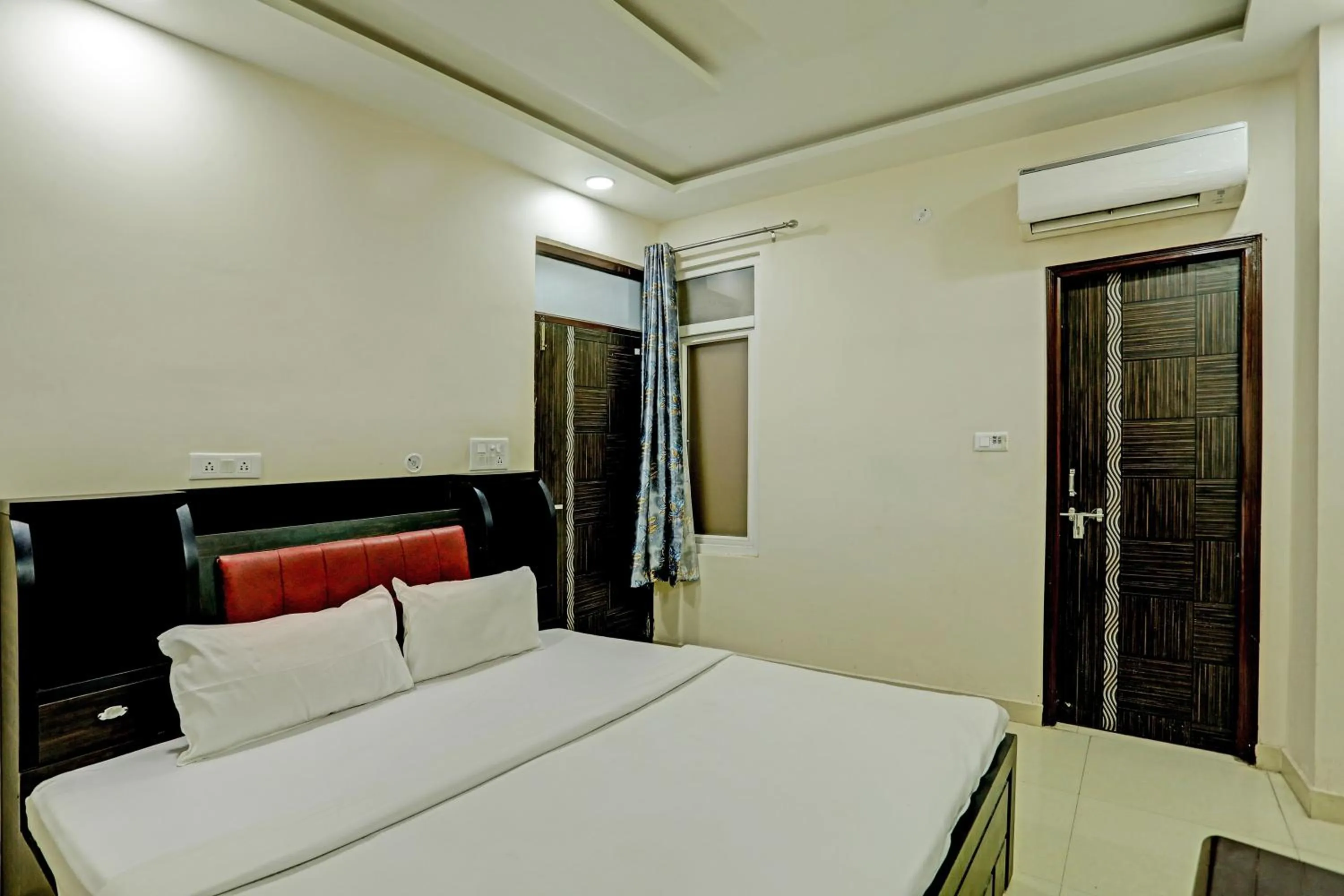 Bedroom, Bed in Super Hotel O Solam Inn