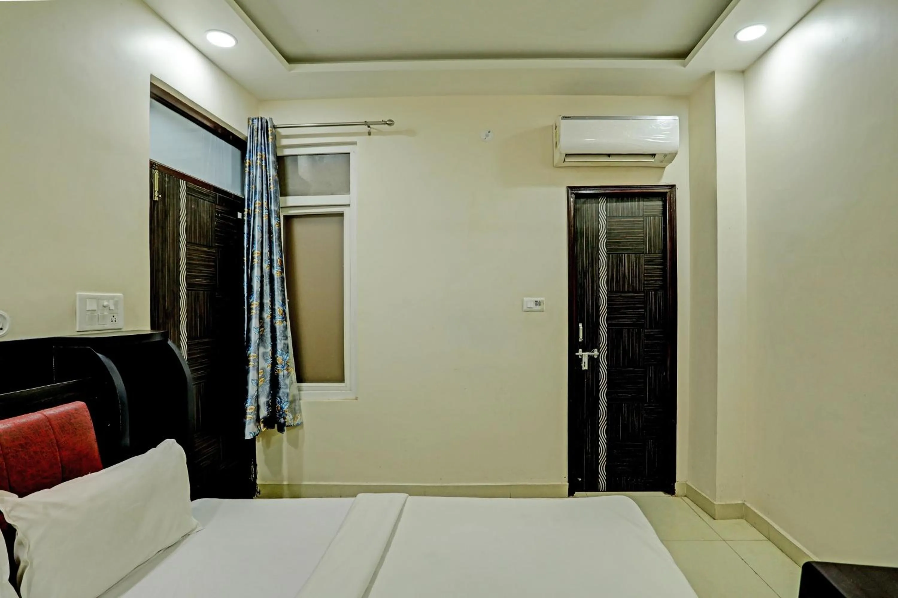 Bedroom in Super Hotel O Solam Inn