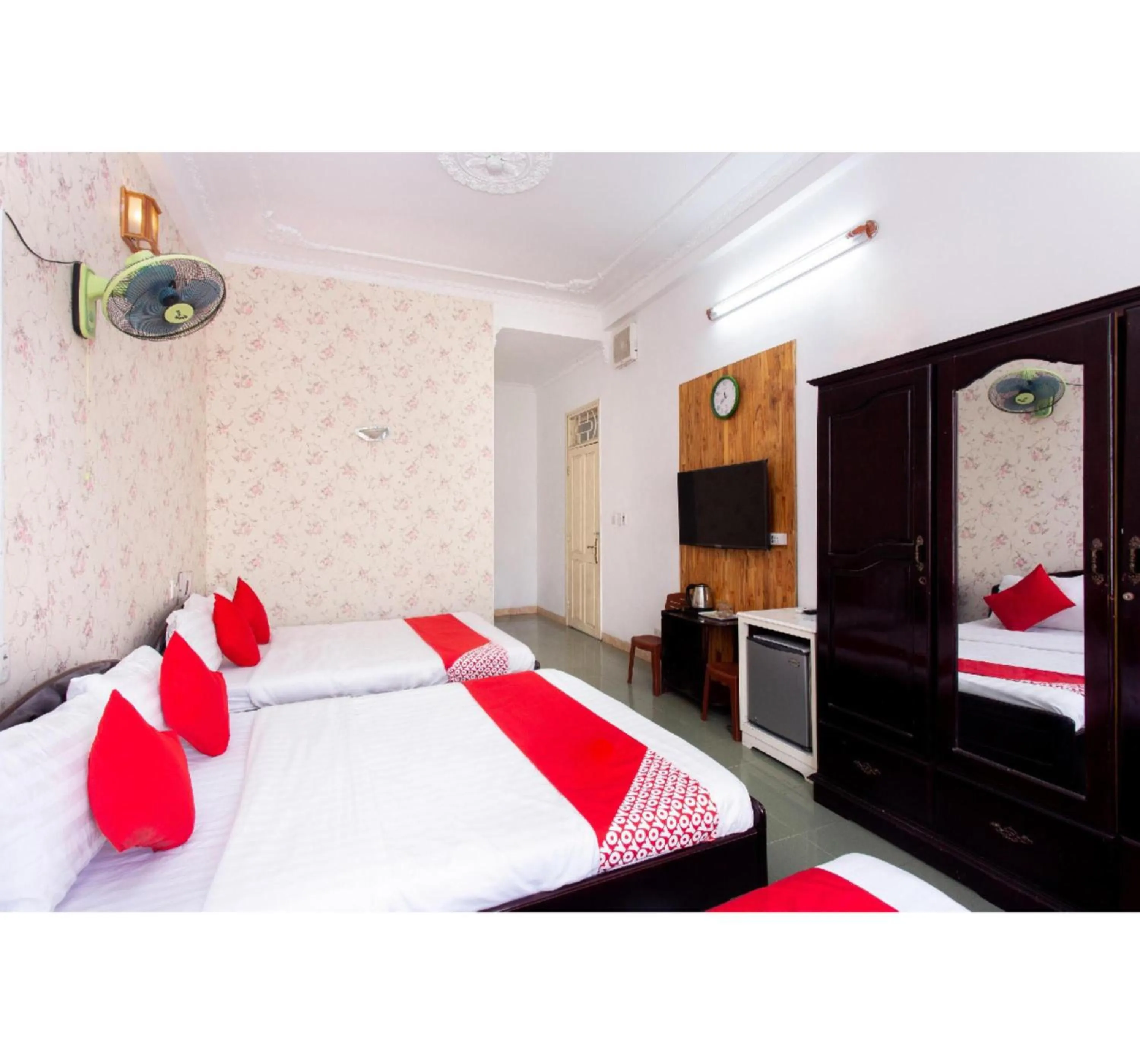 Bedroom in OYO 553 Truong Giang Hotel