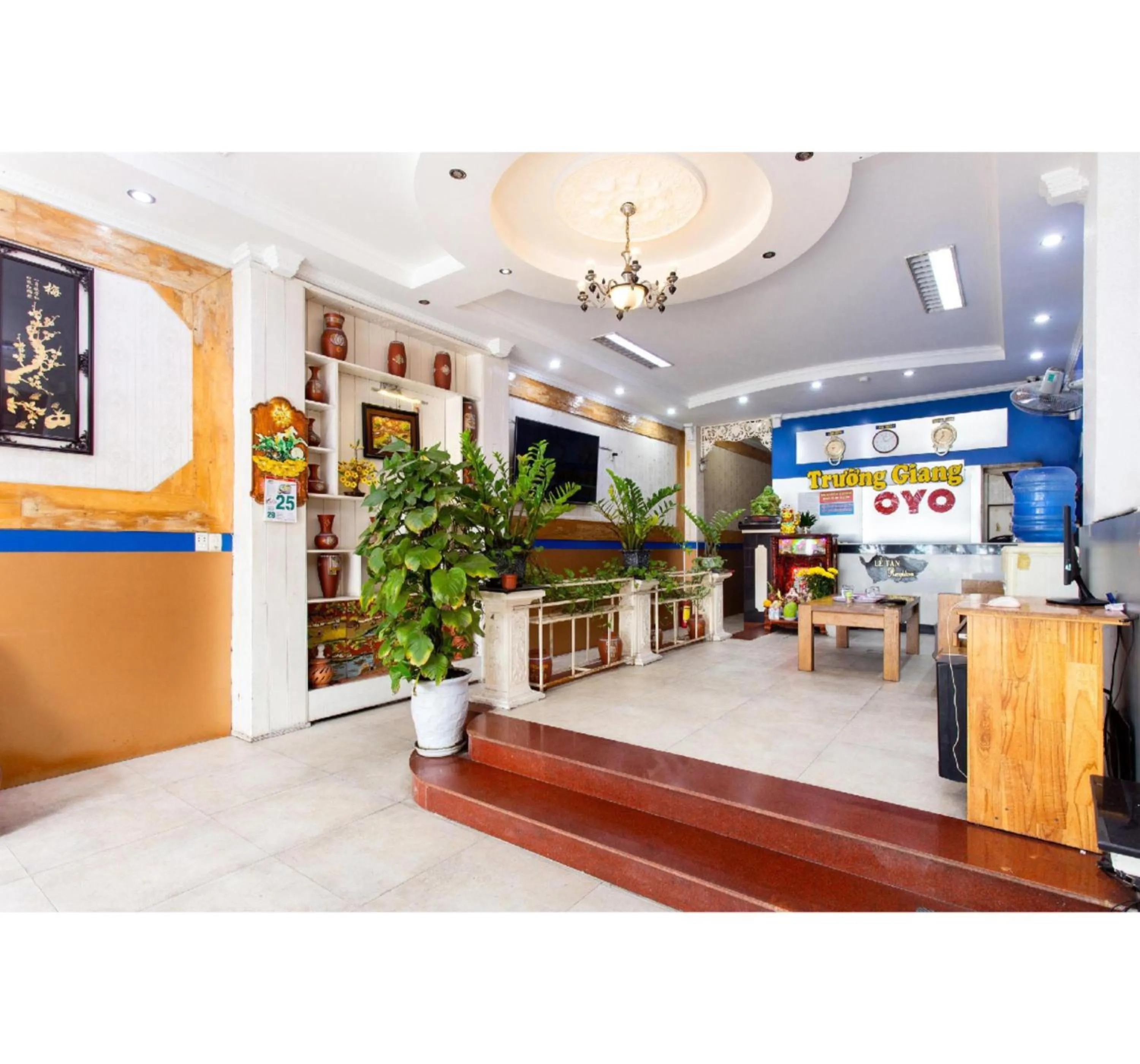Lobby or reception in OYO 553 Truong Giang Hotel