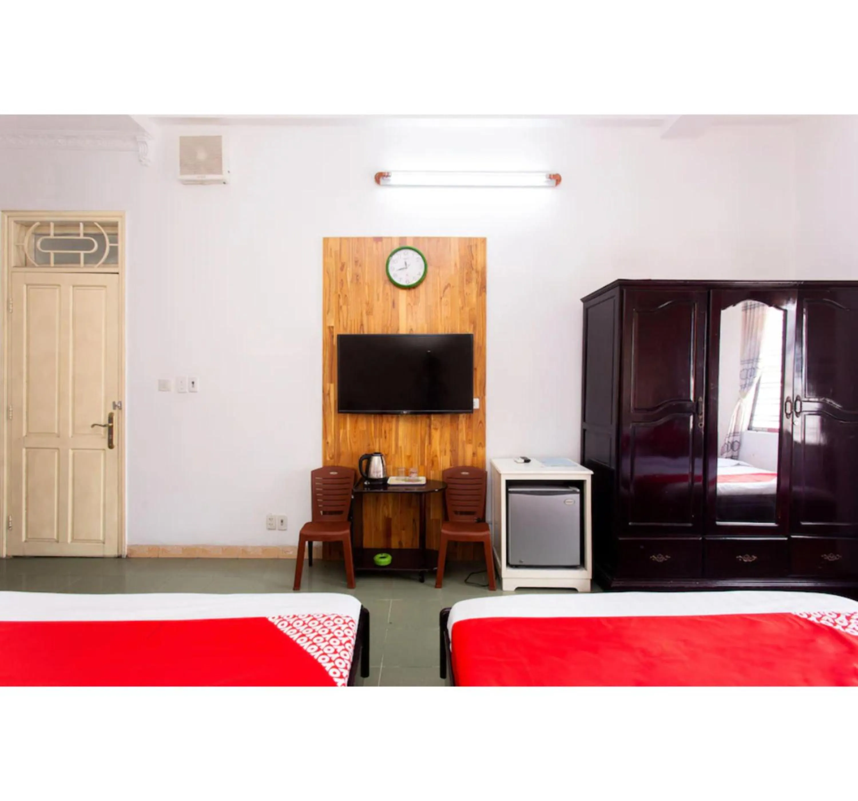 Bedroom in OYO 553 Truong Giang Hotel