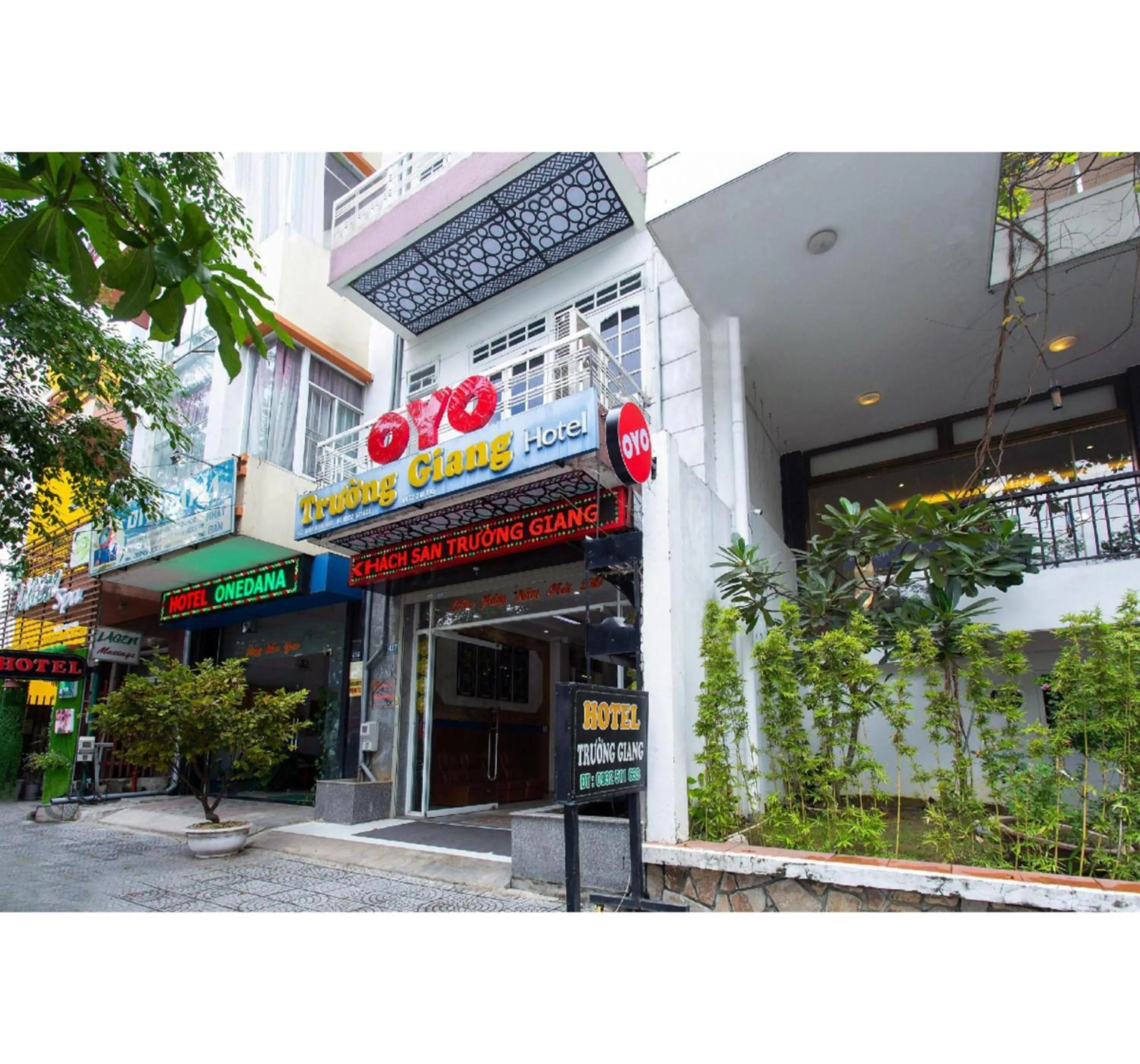 Property building in OYO 553 Truong Giang Hotel