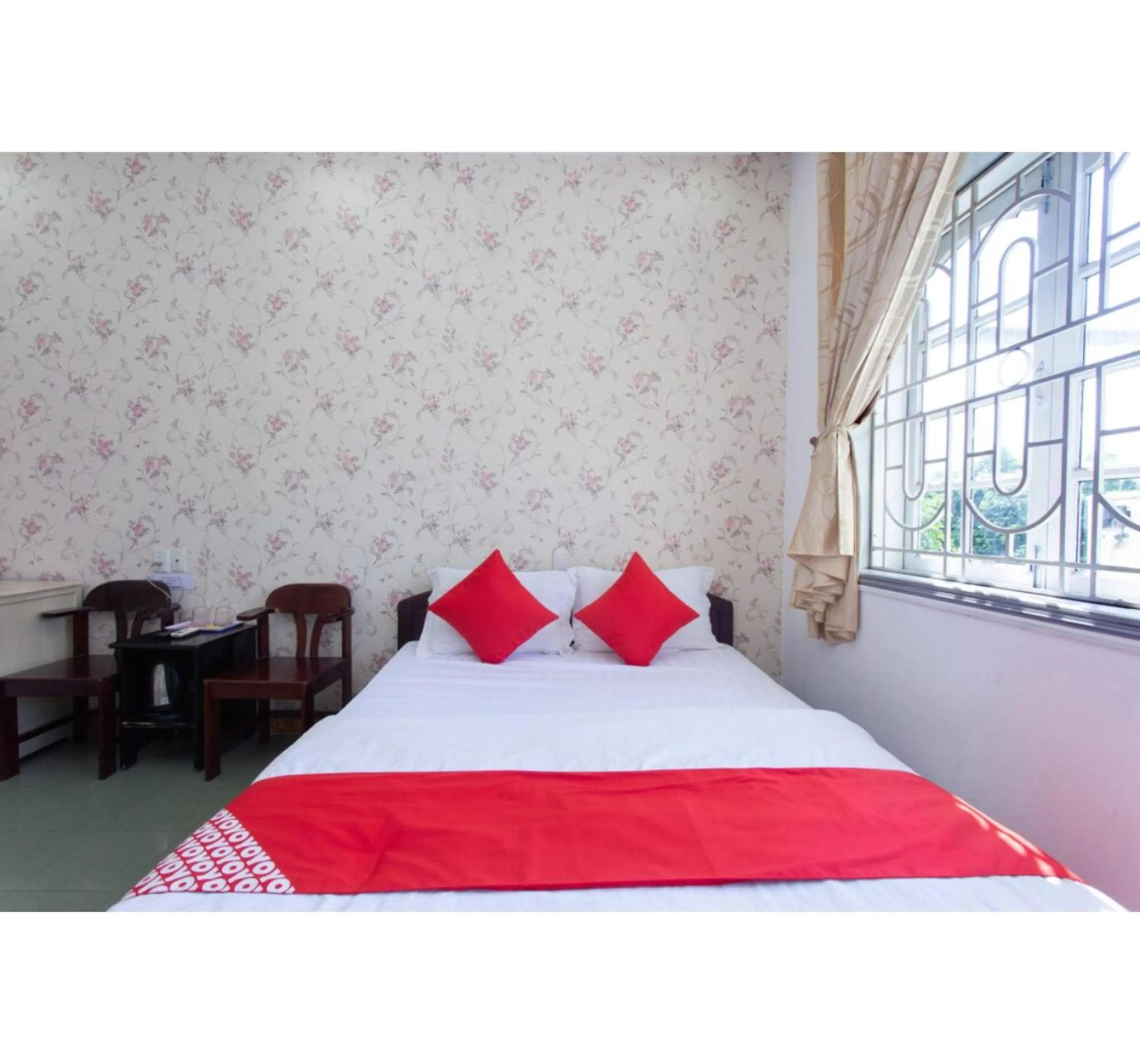 Bedroom in OYO 553 Truong Giang Hotel