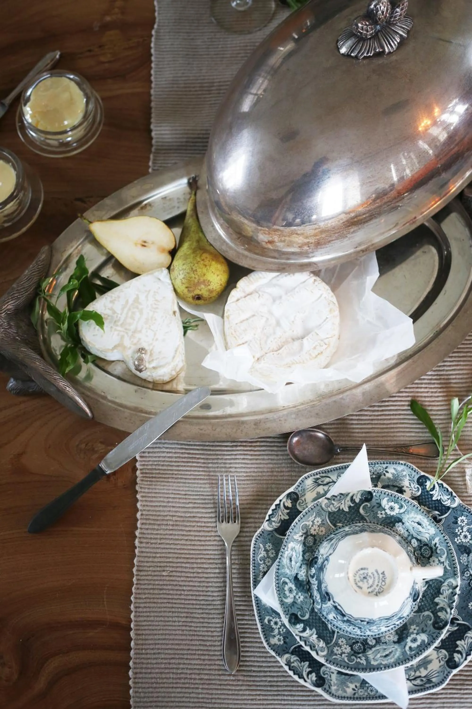 Continental breakfast in Le Chateau de Claids