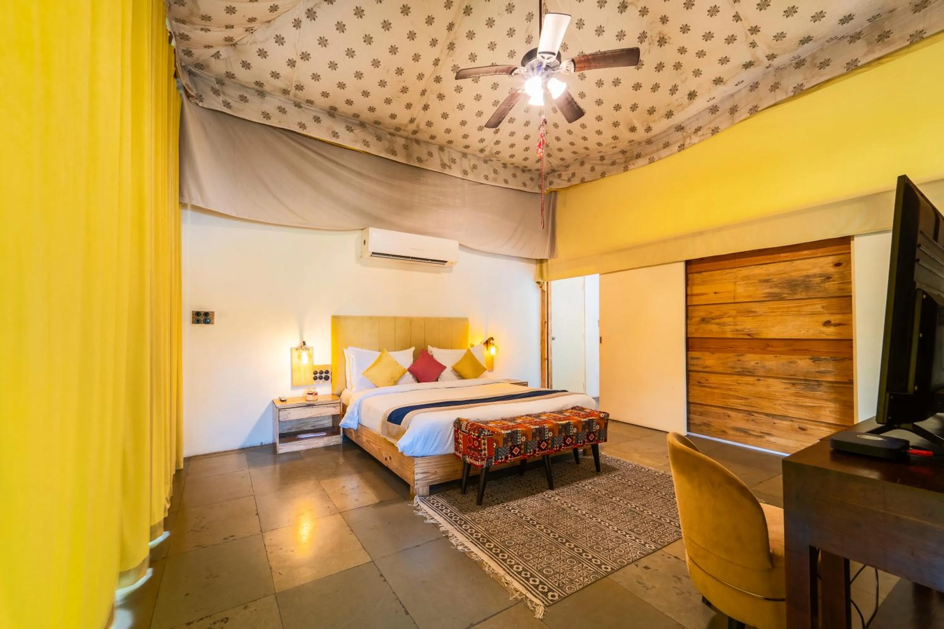 Photo of the whole room, Bed in Aranya by Stories