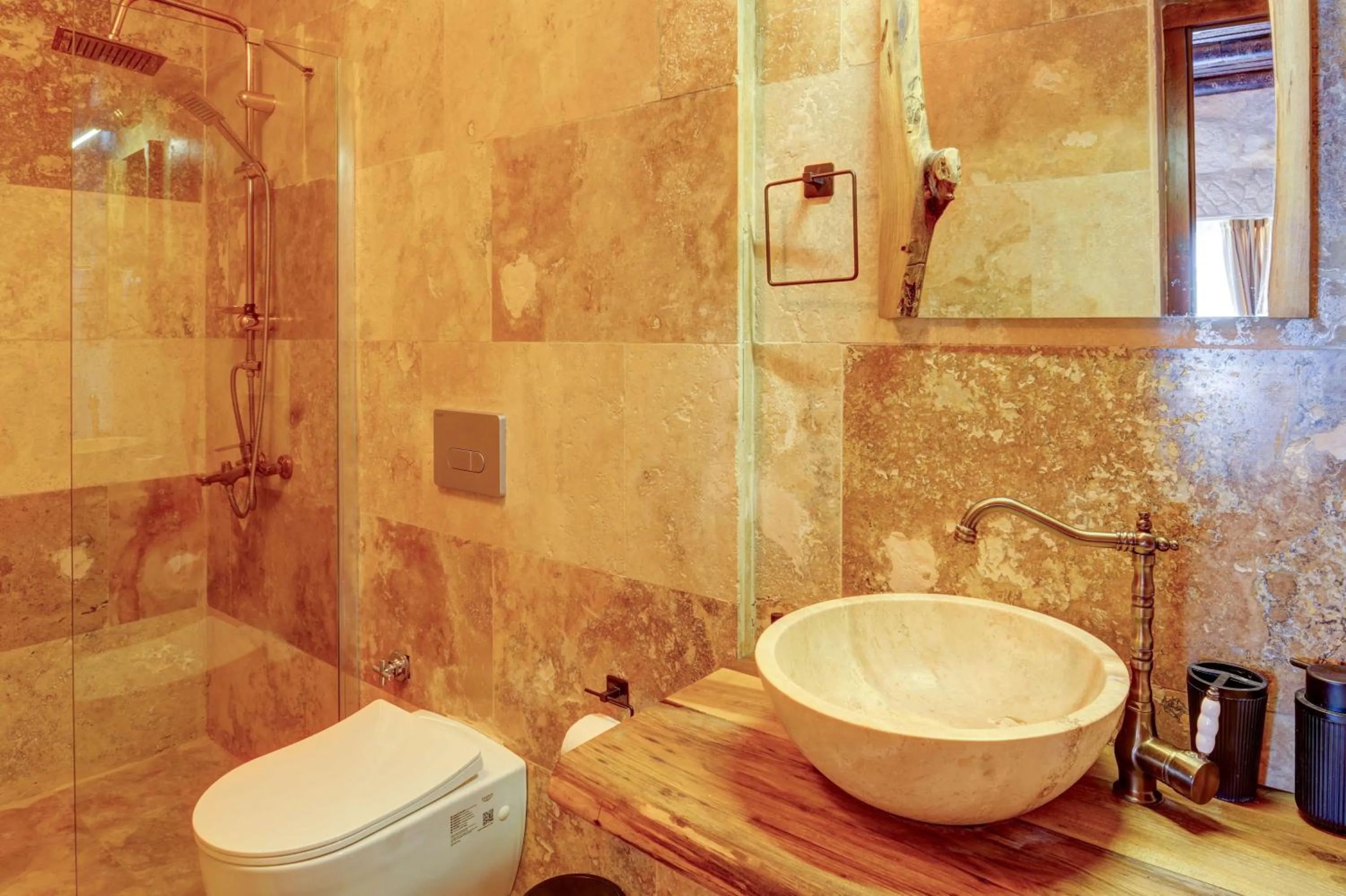 Shower in Ceran Stone House