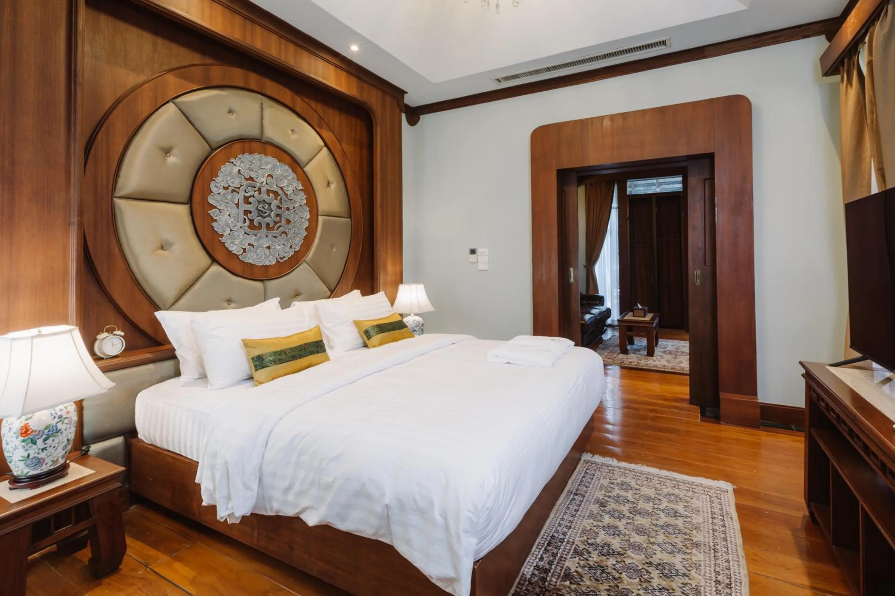 Bed in Lunar Mansion Hotel