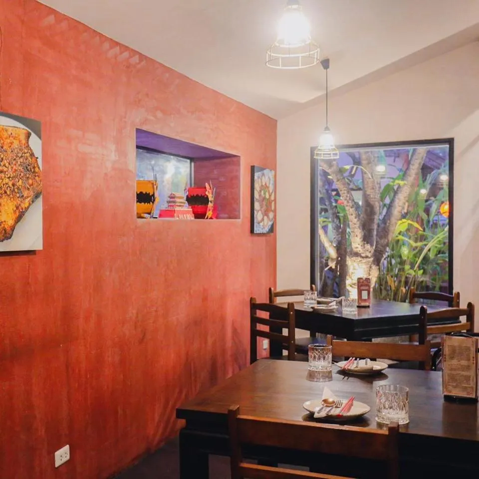 Restaurant/places to eat in Lunar Mansion Hotel