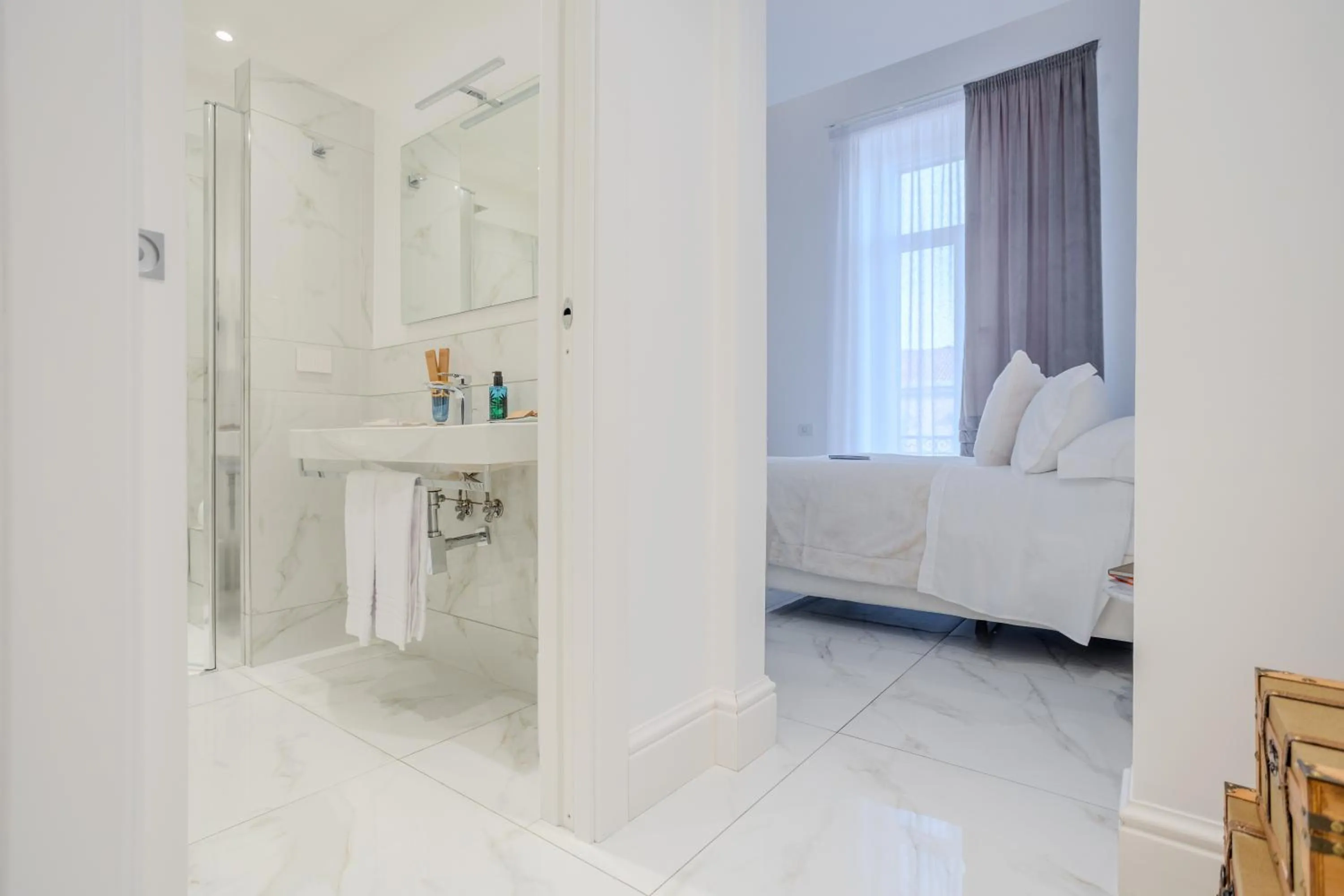 Shower, Bed in La Corte dei Mille Luxury