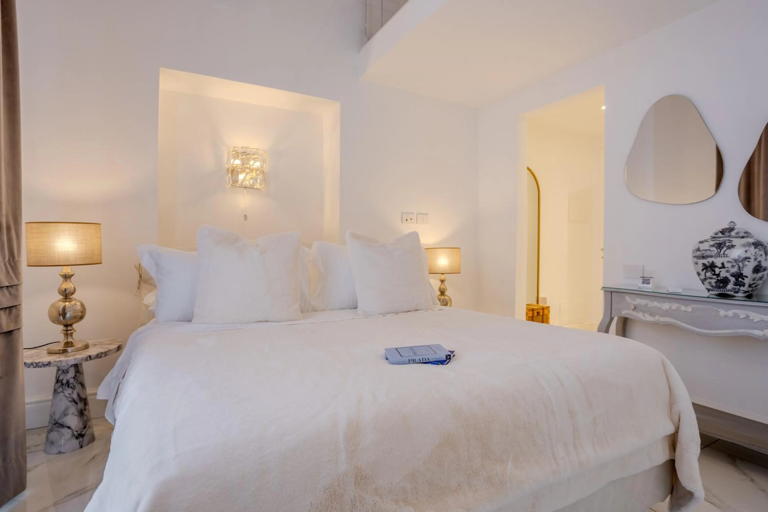 Photo of the whole room, Bed in La Corte dei Mille Luxury
