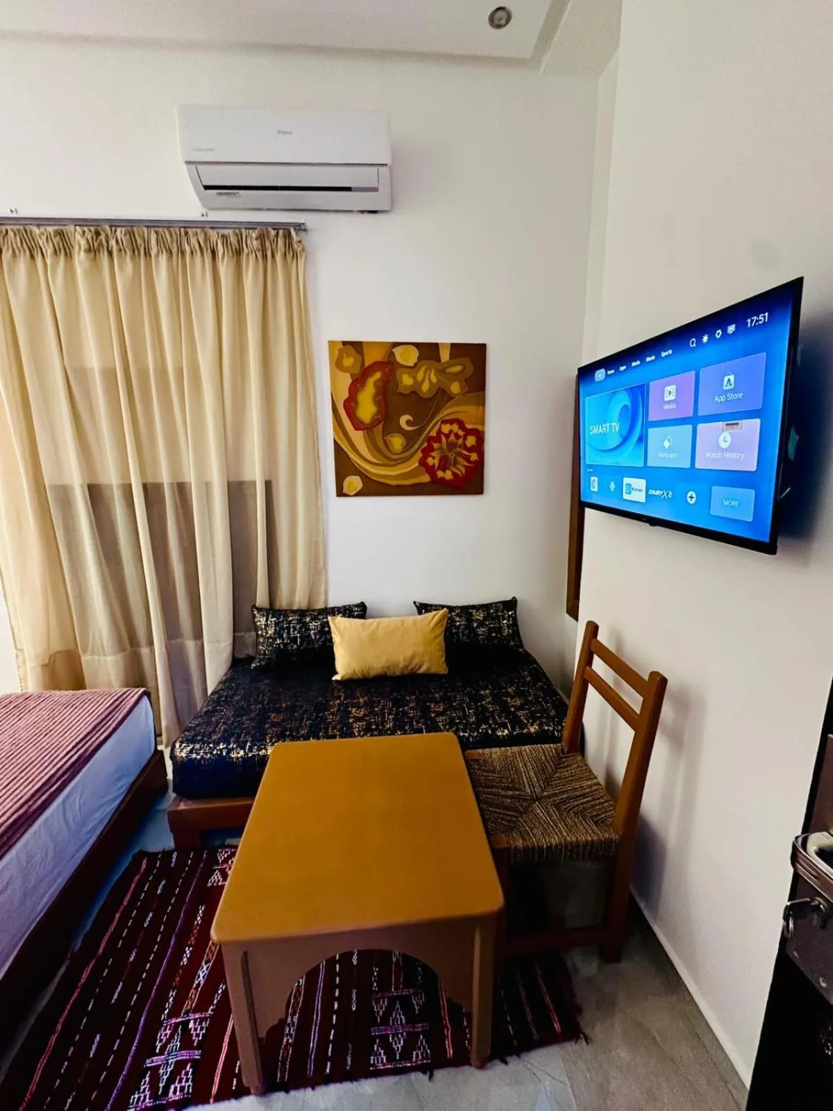 Property building, Bed in Riad hotel Cecil