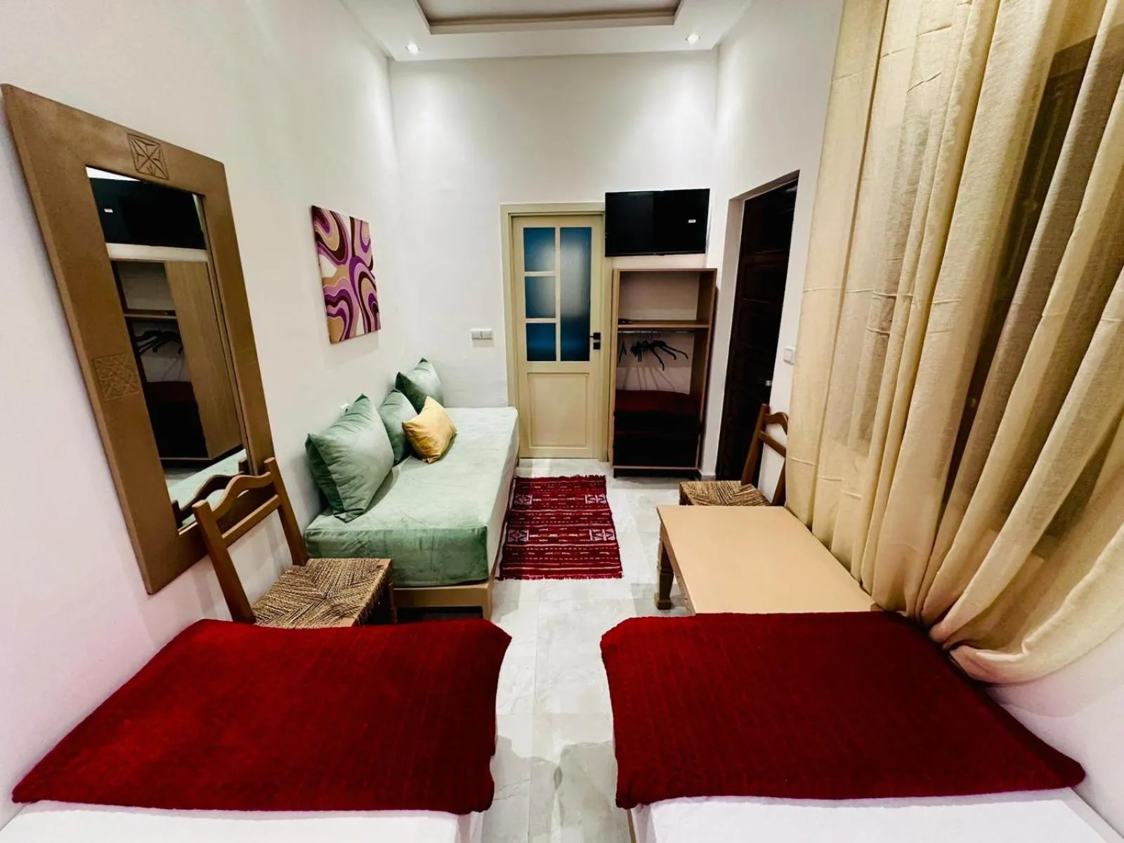 Property building, Bed in Riad hotel Cecil