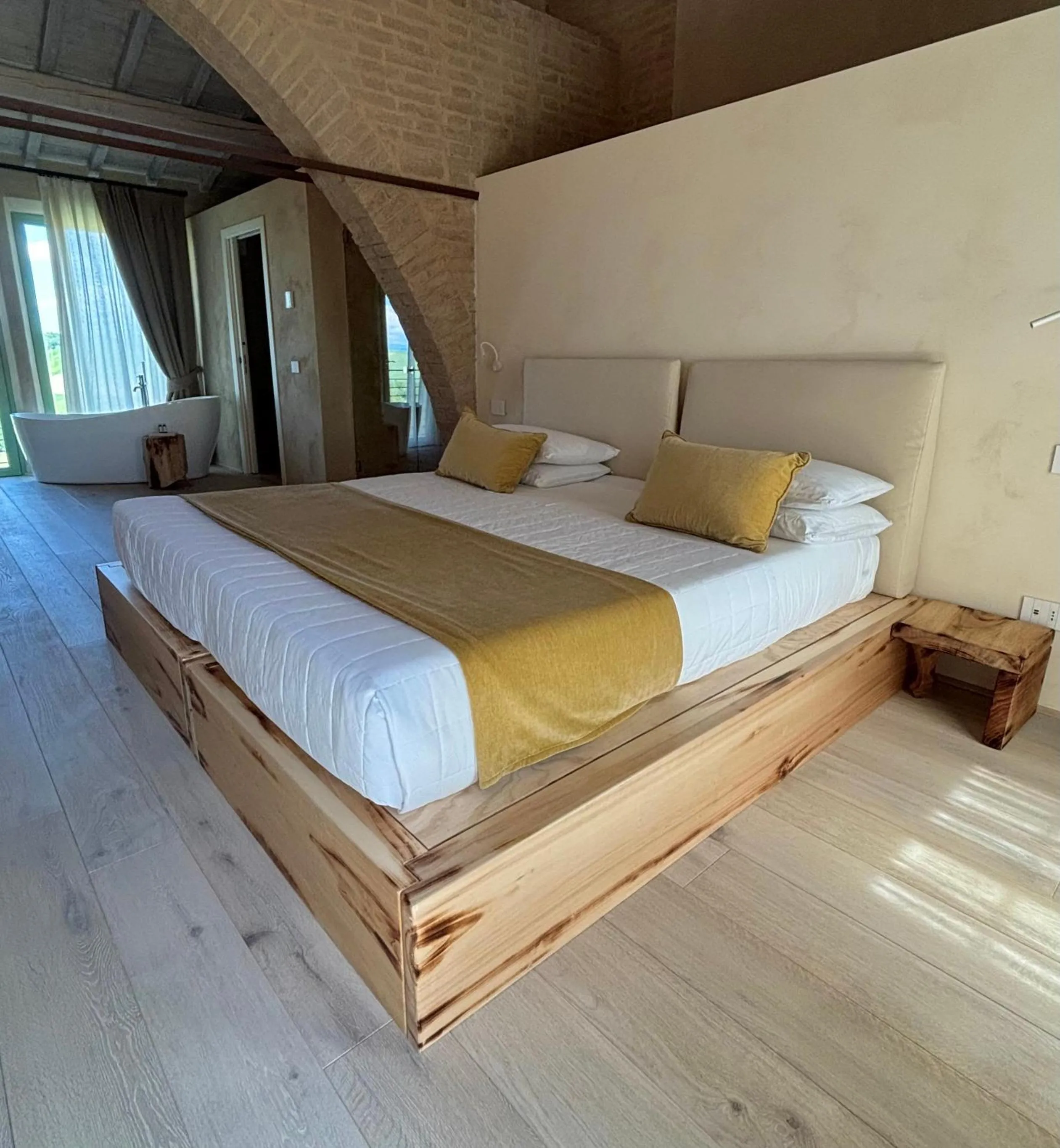 Bed in Tenuta d'Arbia, Siena