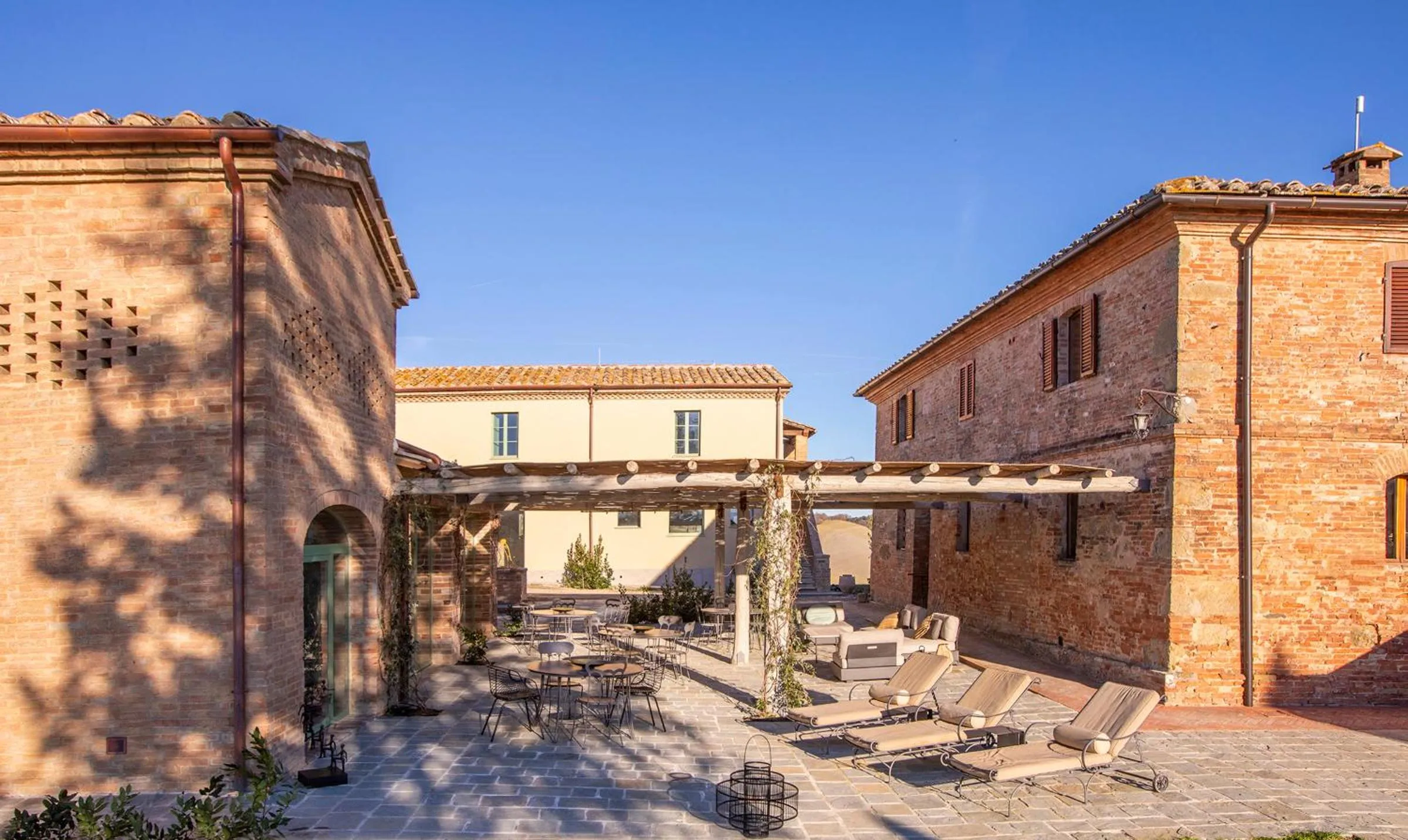 Property building in Tenuta d'Arbia, Siena
