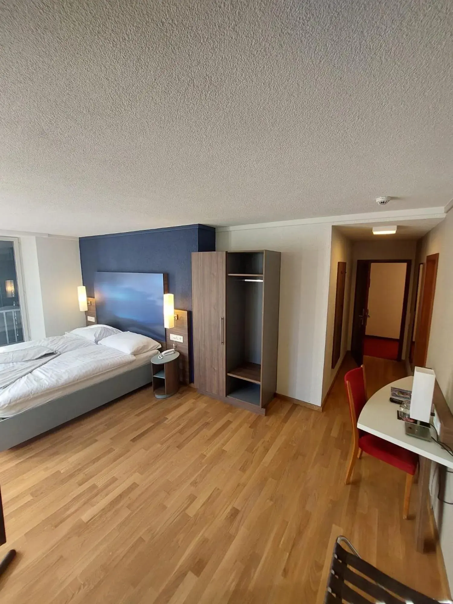 Standard Double or Twin Room in Hotel Post Glarnerhof Standard Double or Twin Room in Hotel Post Glarnerhof