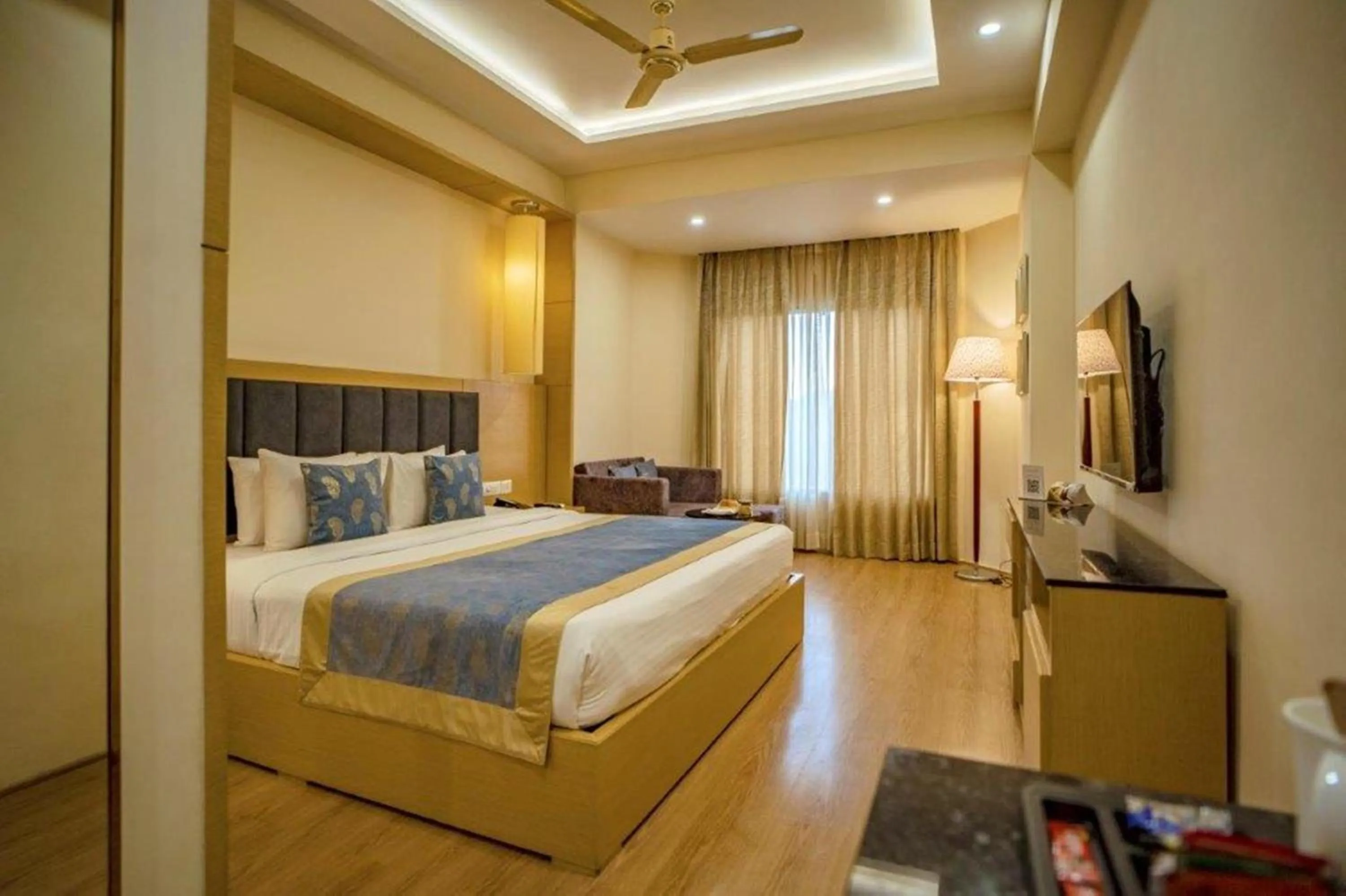 Bedroom in Golden Tulip Udaipur