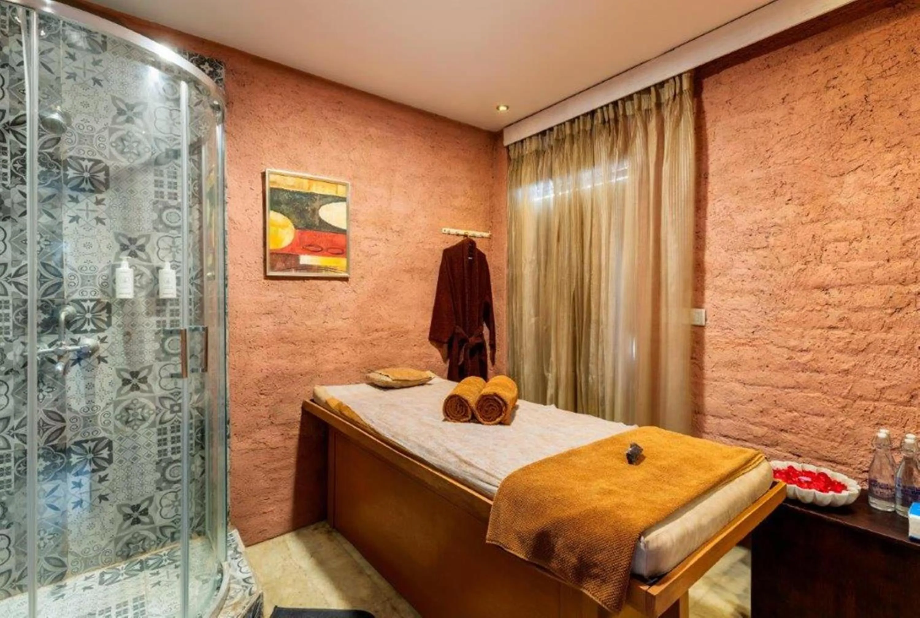 Spa and wellness centre/facilities in Golden Tulip Udaipur