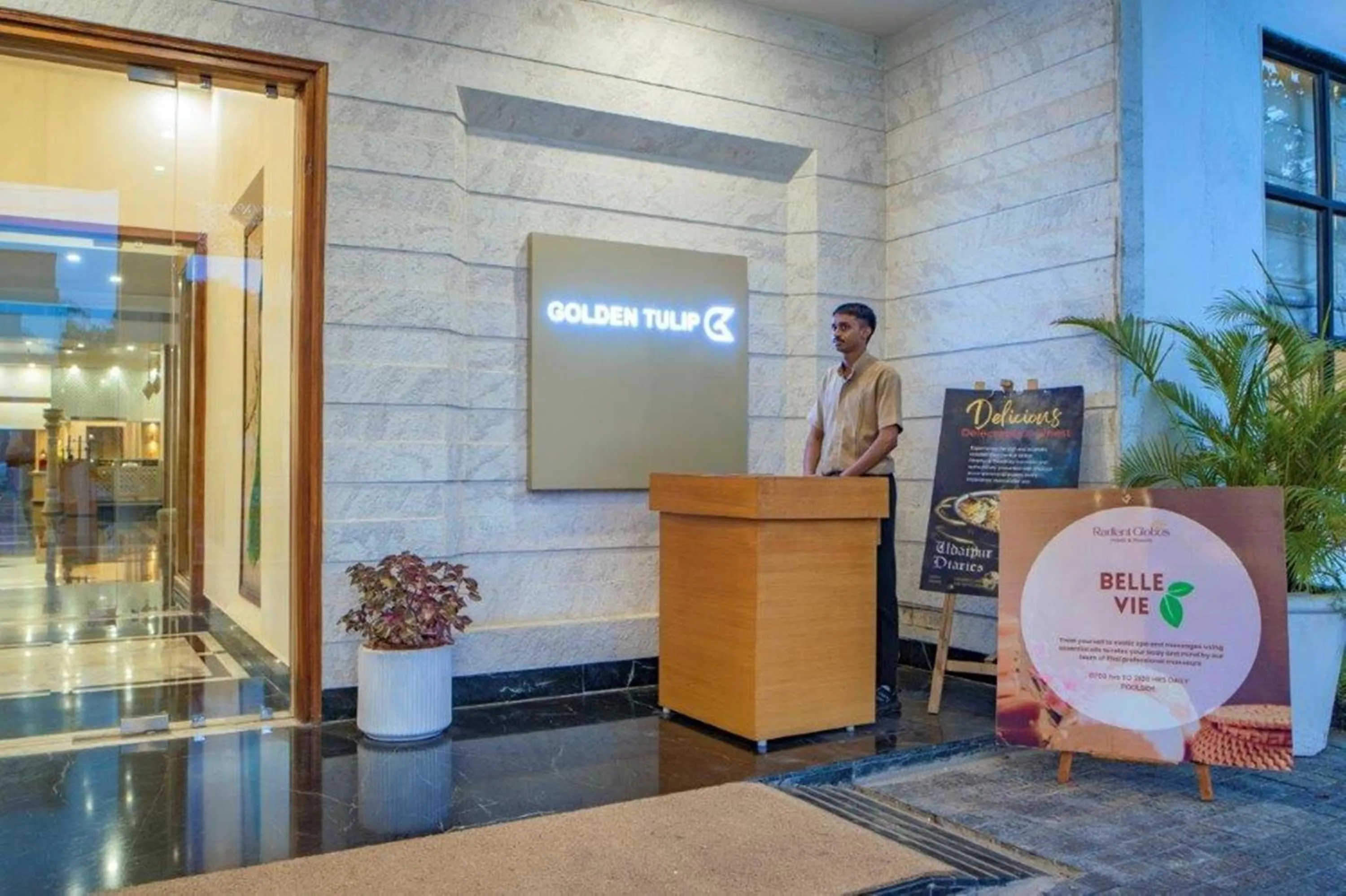 Facade/entrance in Golden Tulip Udaipur