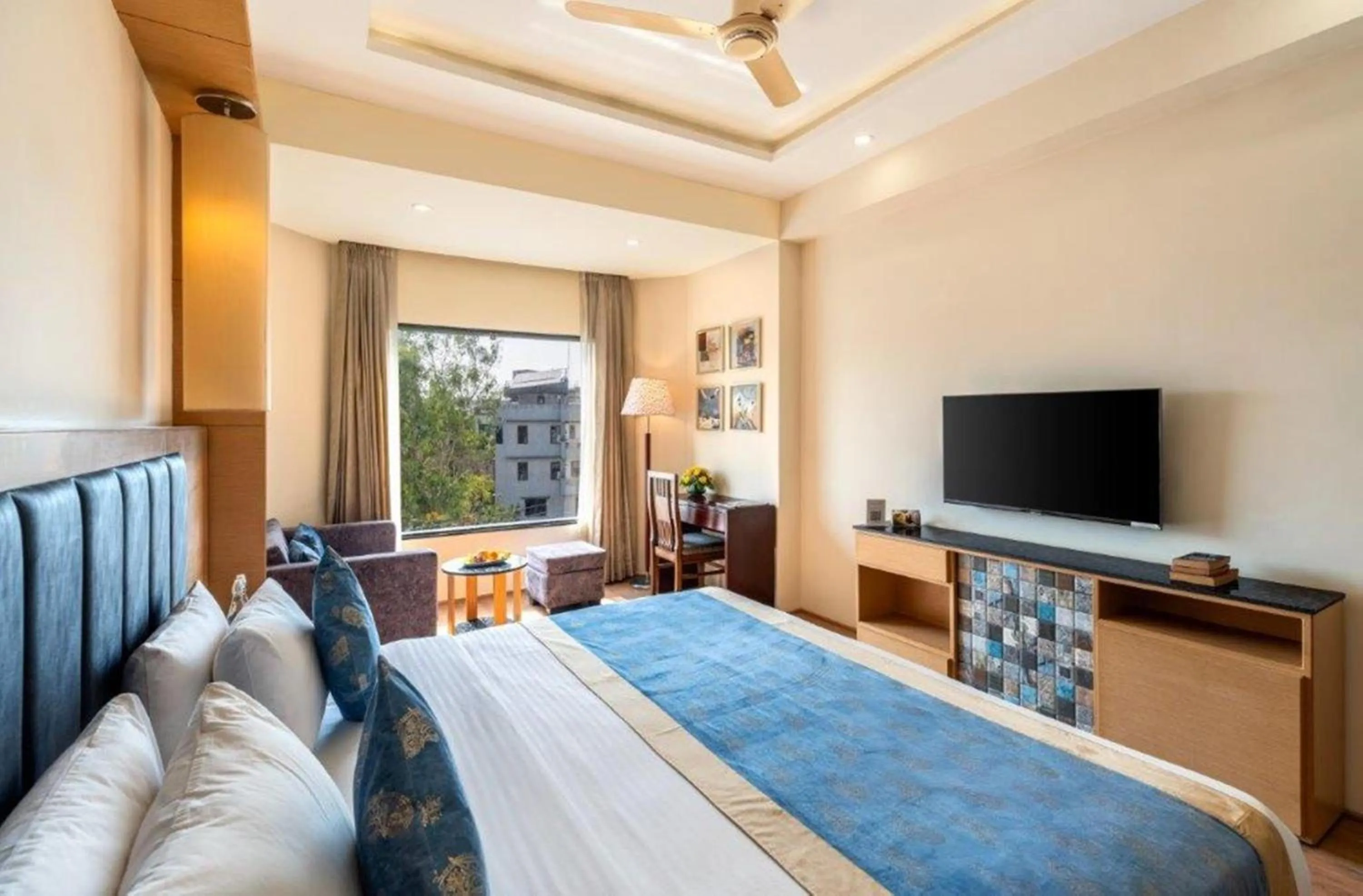 Bedroom in Golden Tulip Udaipur