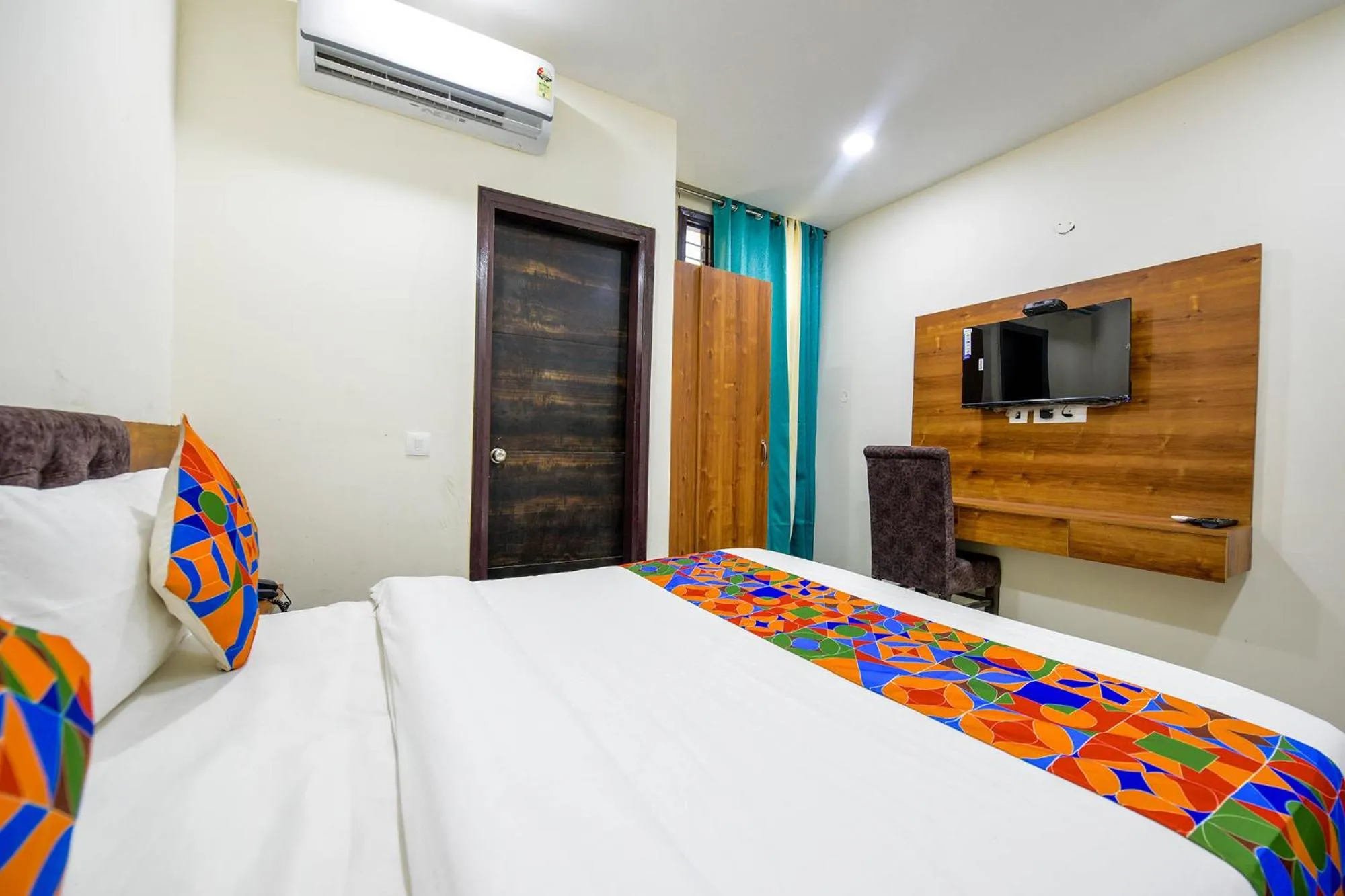 Bed in FabHotel HC Dream Majestic