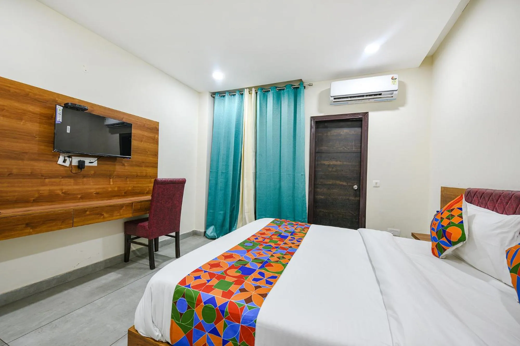 Bed in FabHotel HC Dream Majestic