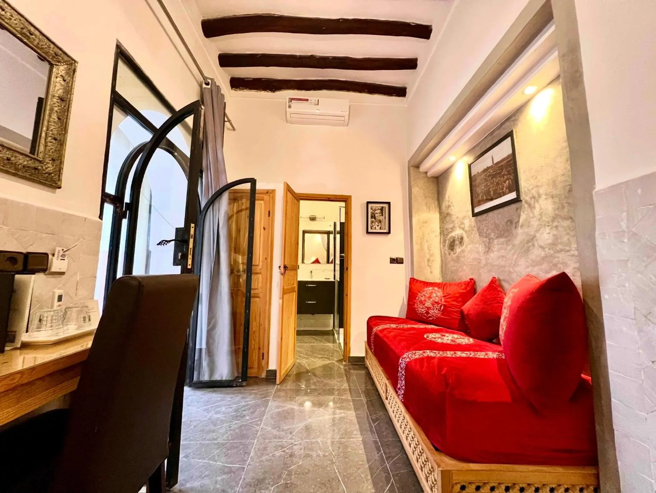Bedroom in Riad Jnan El Cadi