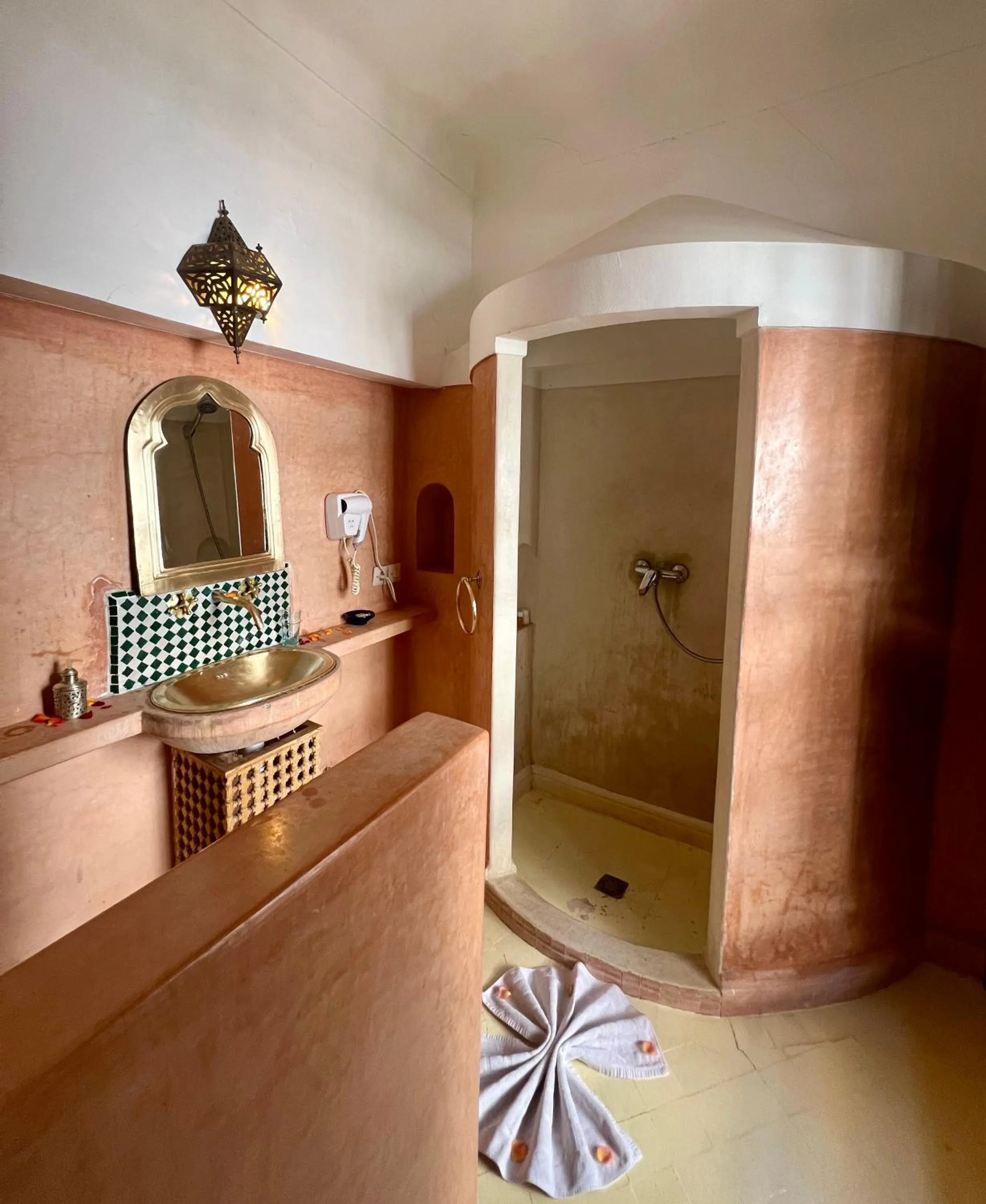 Bathroom in Riad Jnan El Cadi