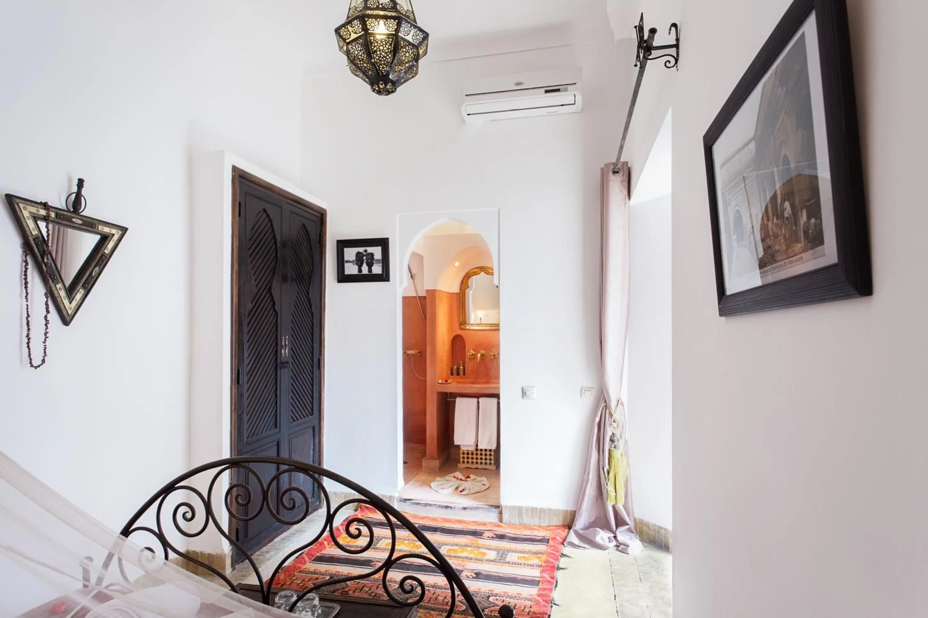 Bedroom, Bed in Riad Jnan El Cadi