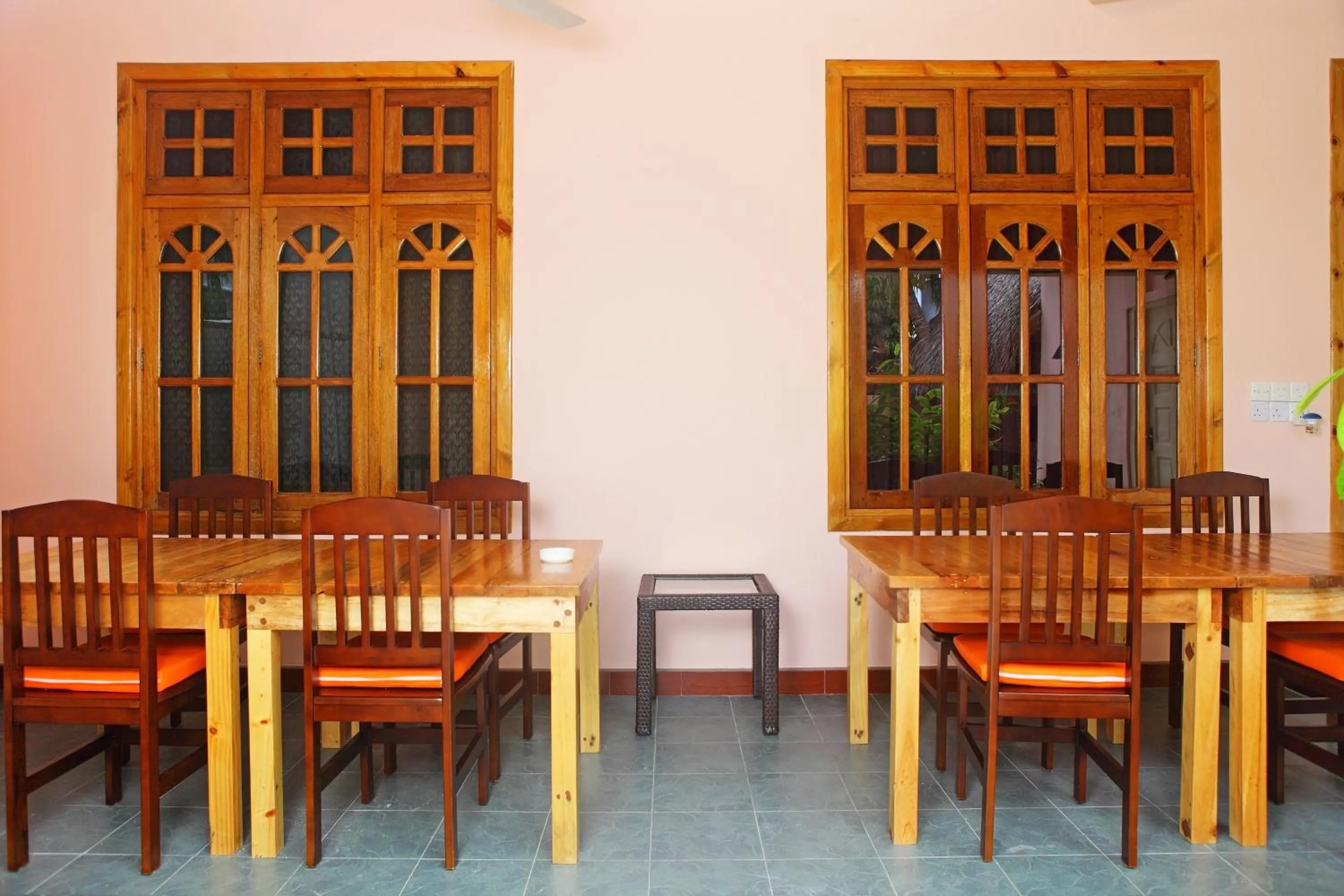 Restaurant/places to eat in Rasdhoo Coralville