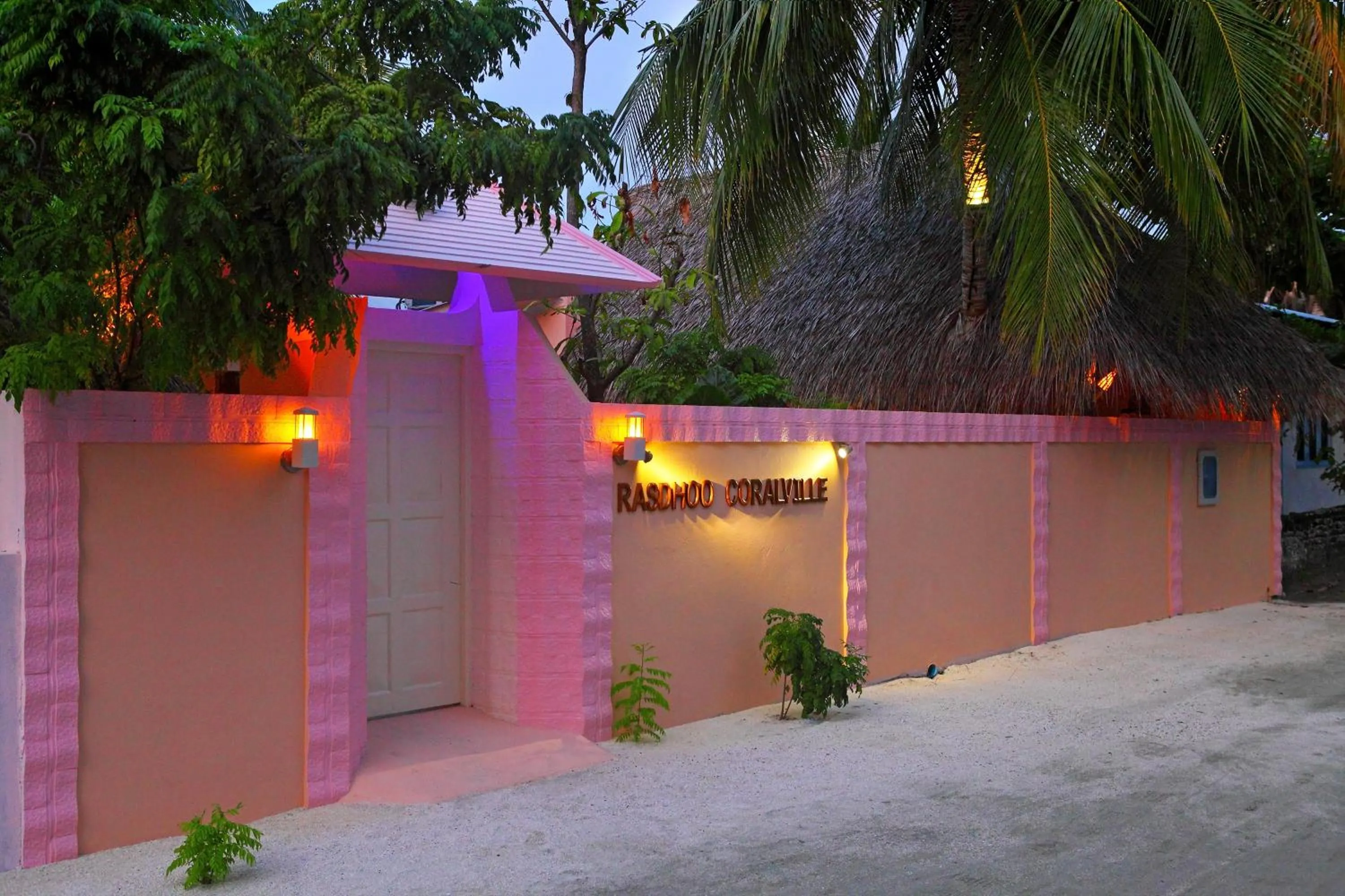 Facade/entrance in Rasdhoo Coralville